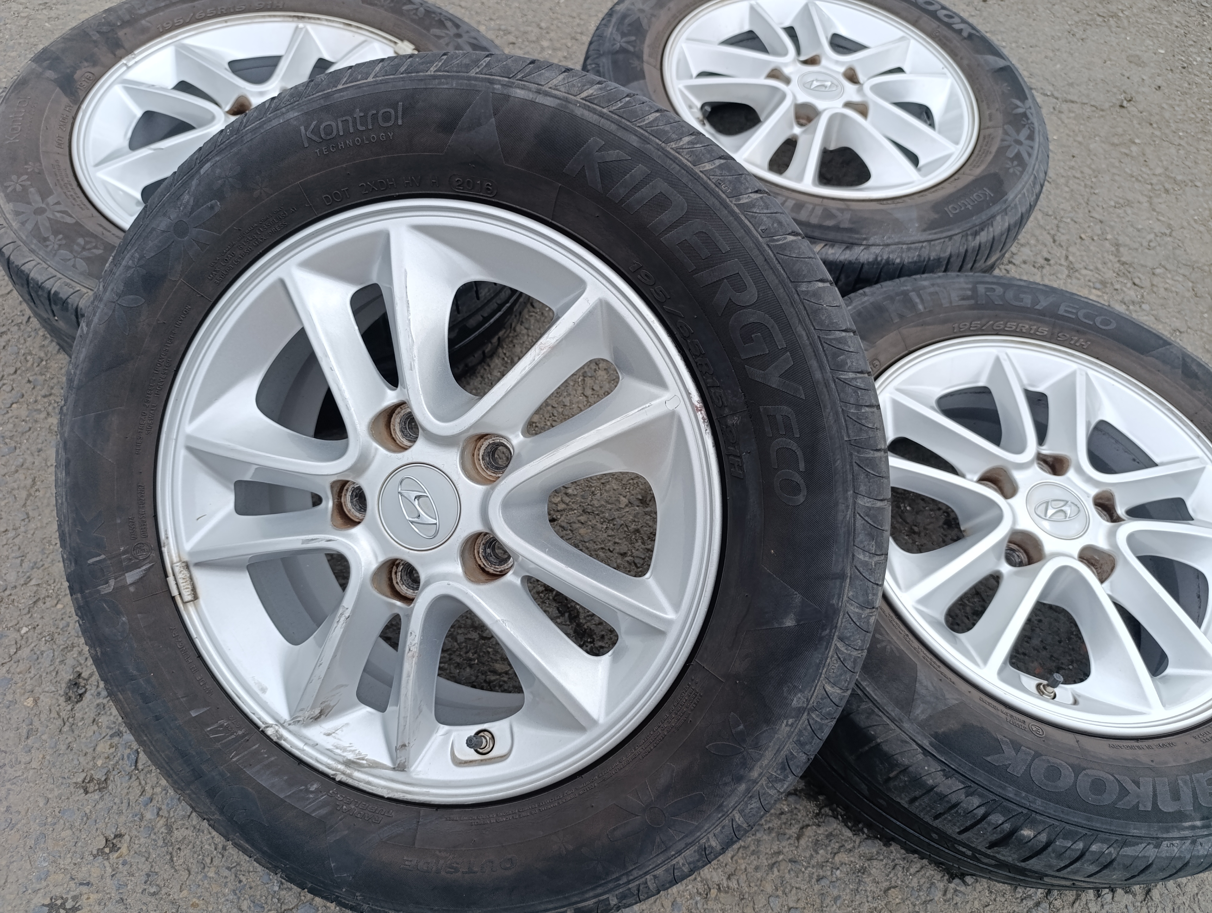 5x114,3 Hyundai 6Jx15 ET43 č. 52910-A6170 alu disky