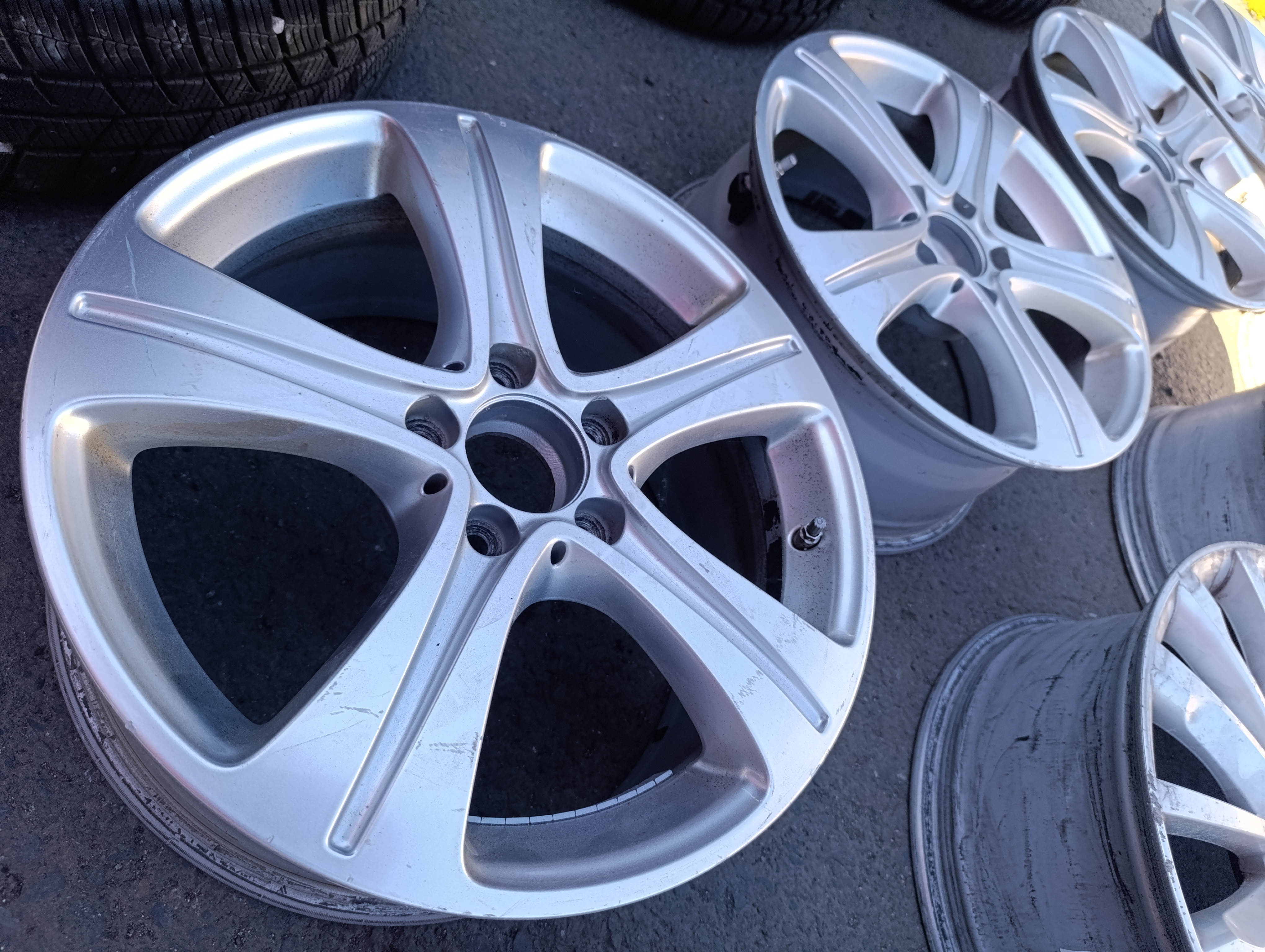 5x112 Mercedes E W213 7,5Jx17 ET40 č.A2134011200 alu disky