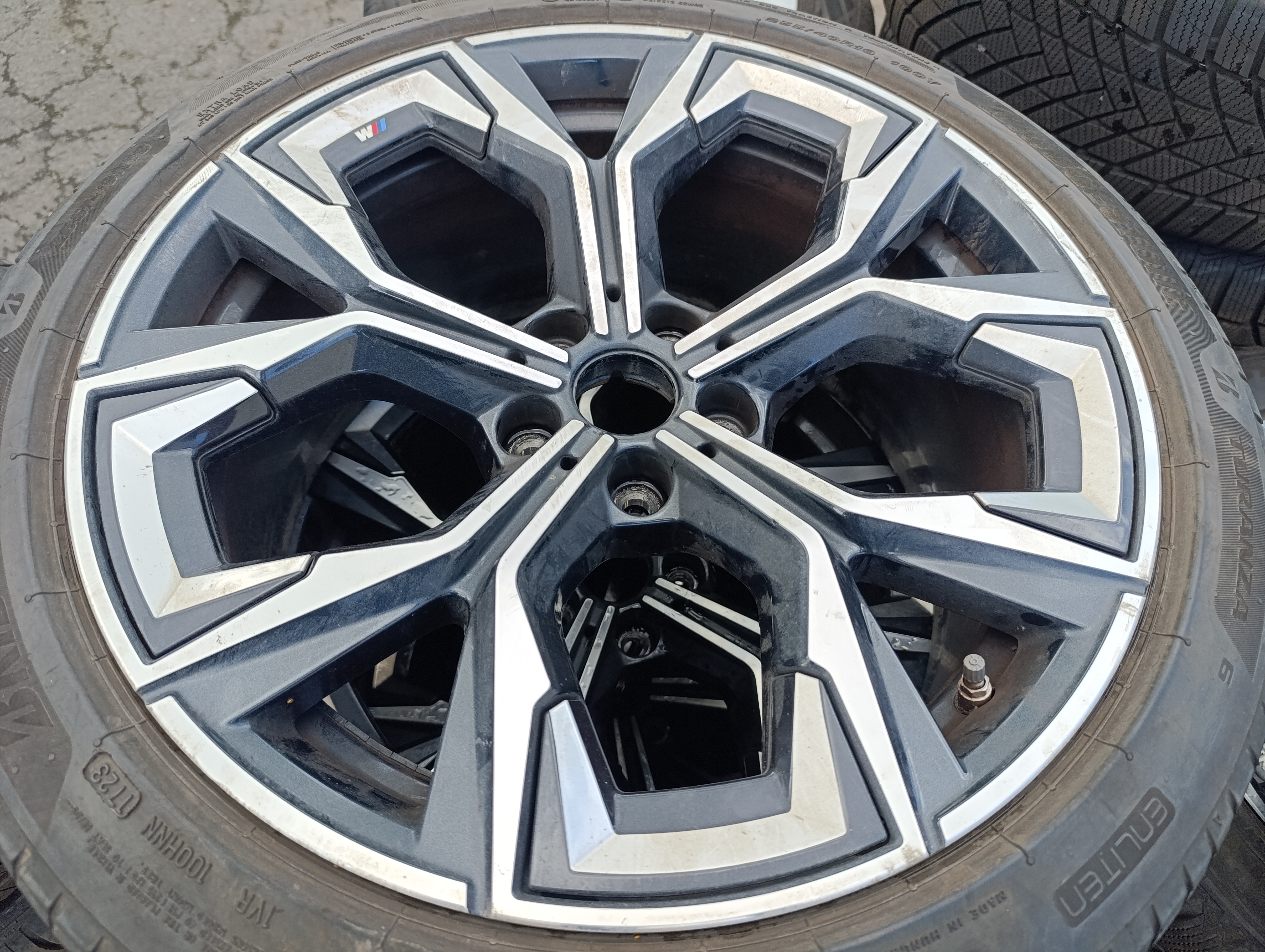 5x112 BMW i4 č.8747306 a č.8747307 alu disky