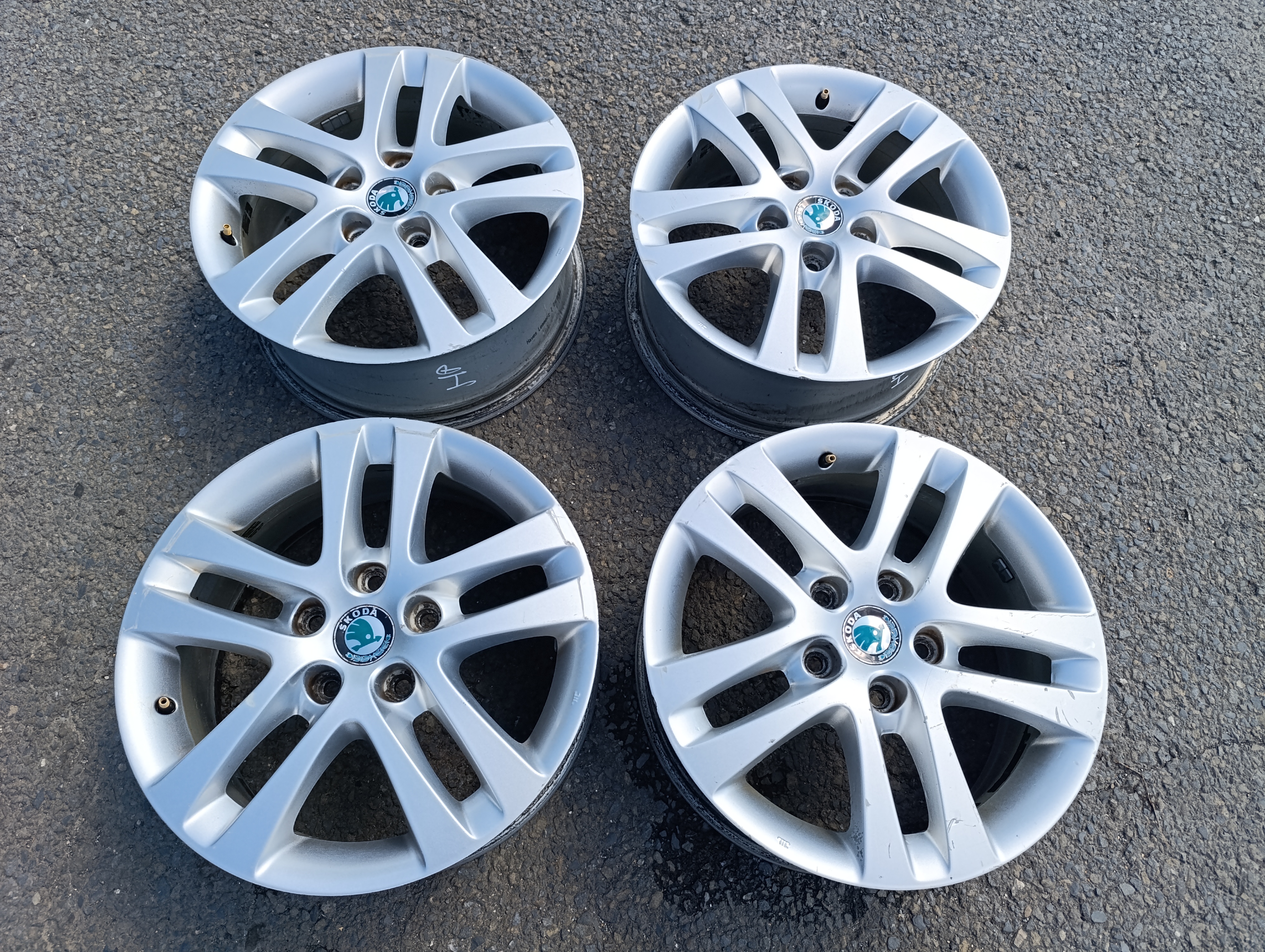 5x112 Škoda Octavia 6,5Jx16 ET50 alu disky