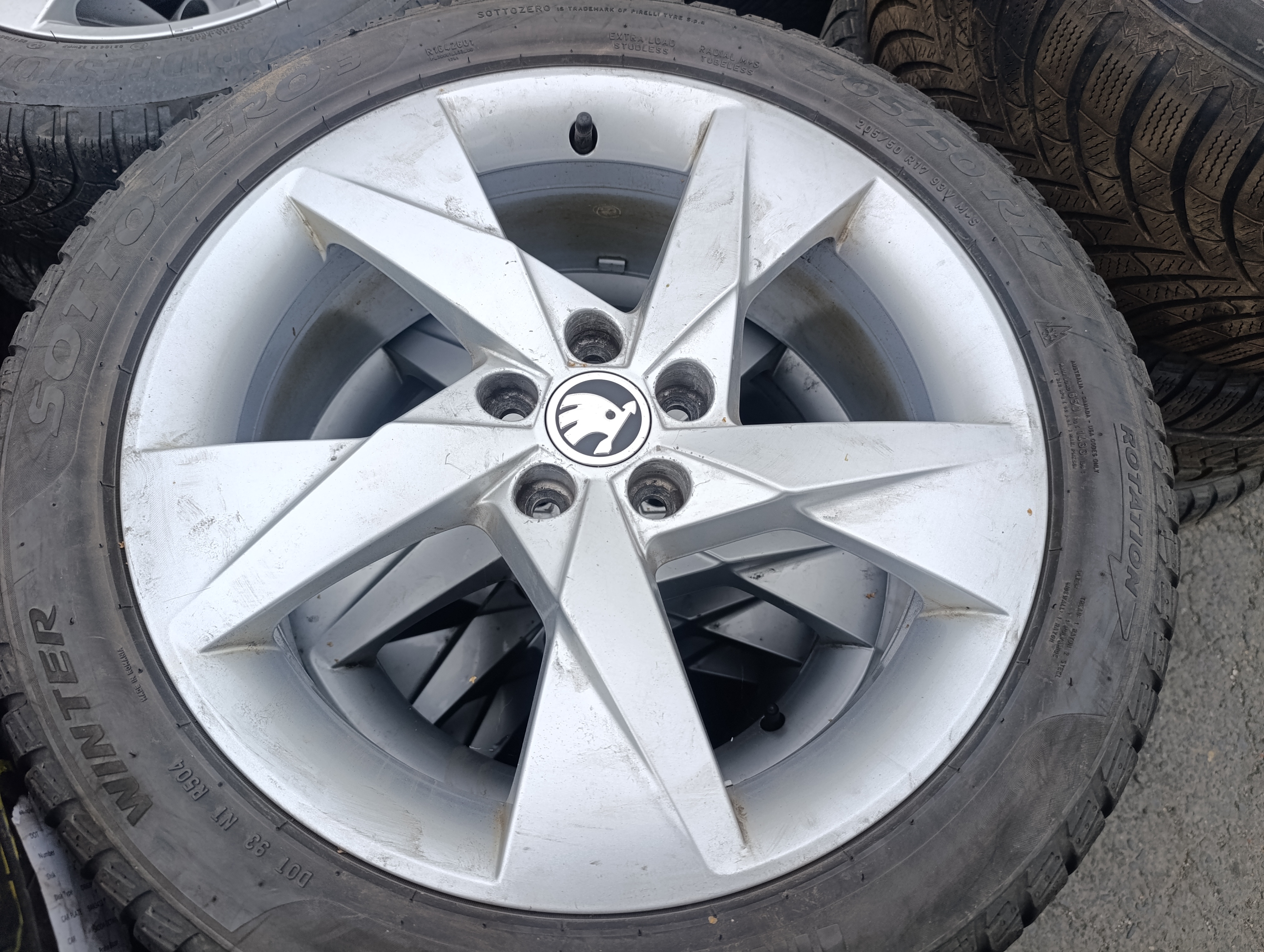 5x100 Škoda Scala Kamiq 6,5Jx17 ET40 657601025C alu disky