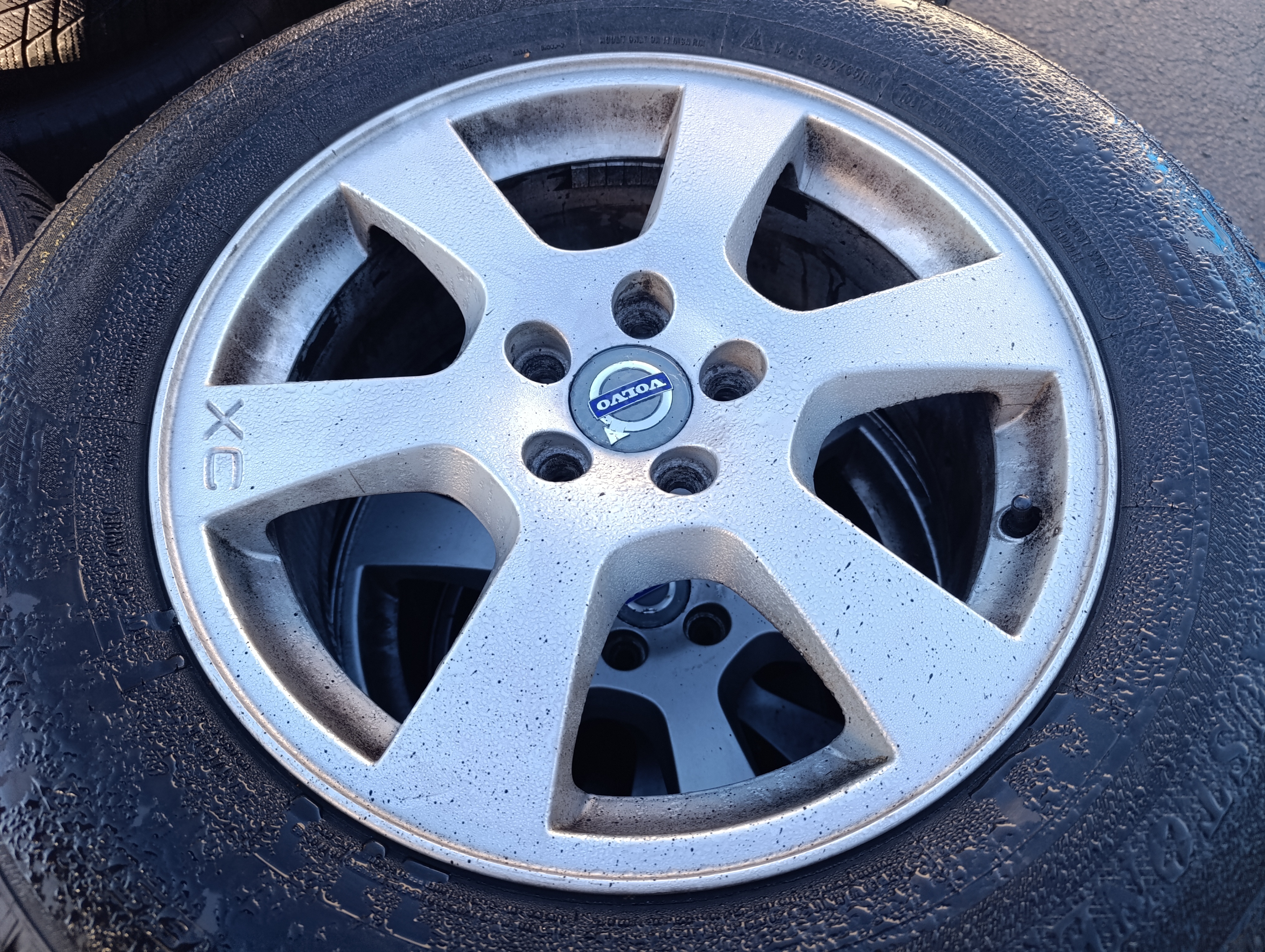 5x108 Volvo XC60 XC70 7,5Jx17 ET55 č.30671480 alu disky