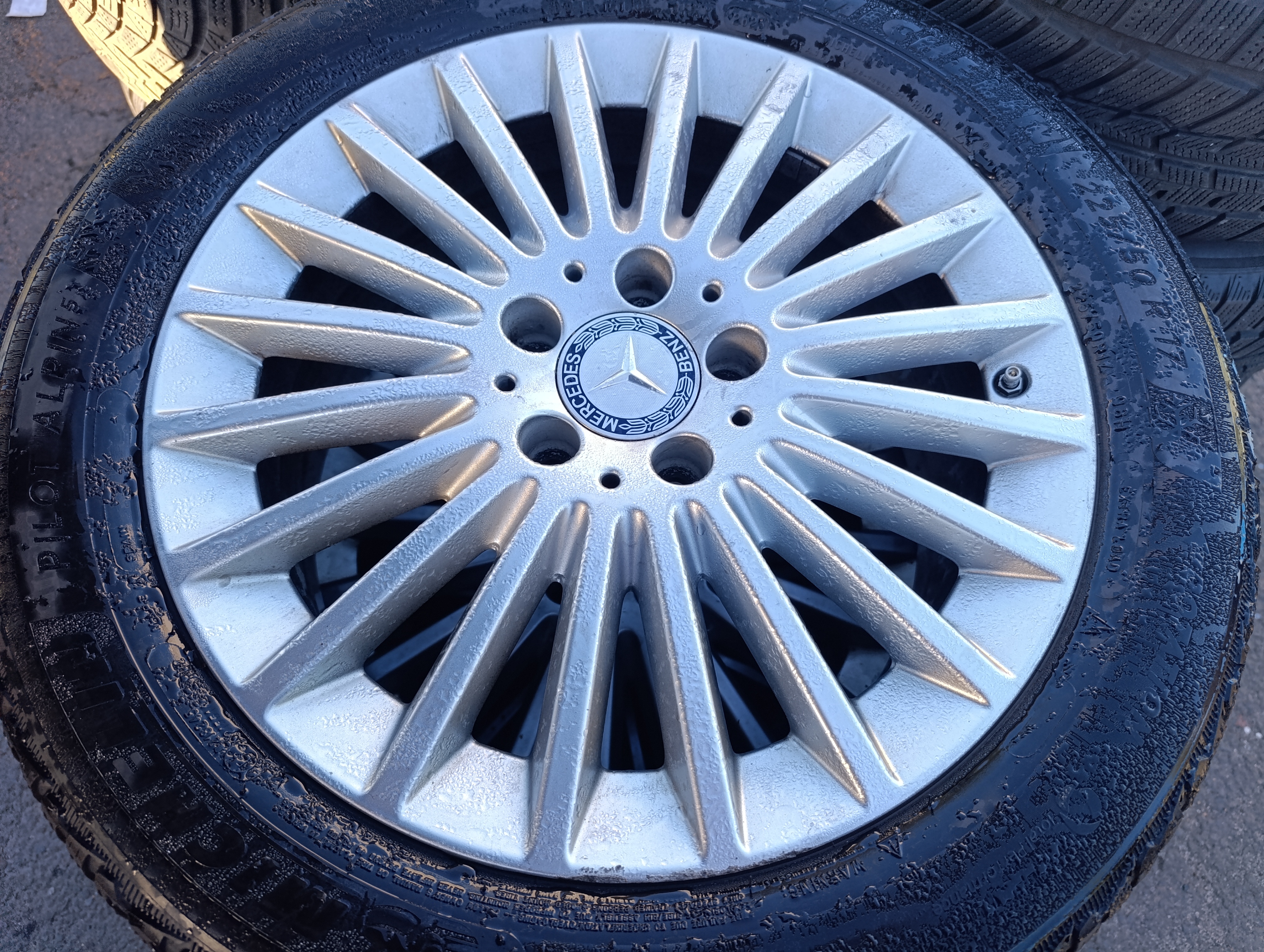 5x112 Mercedes w205 s205 7Jx17 ET48,5 A2054015600 alu disky