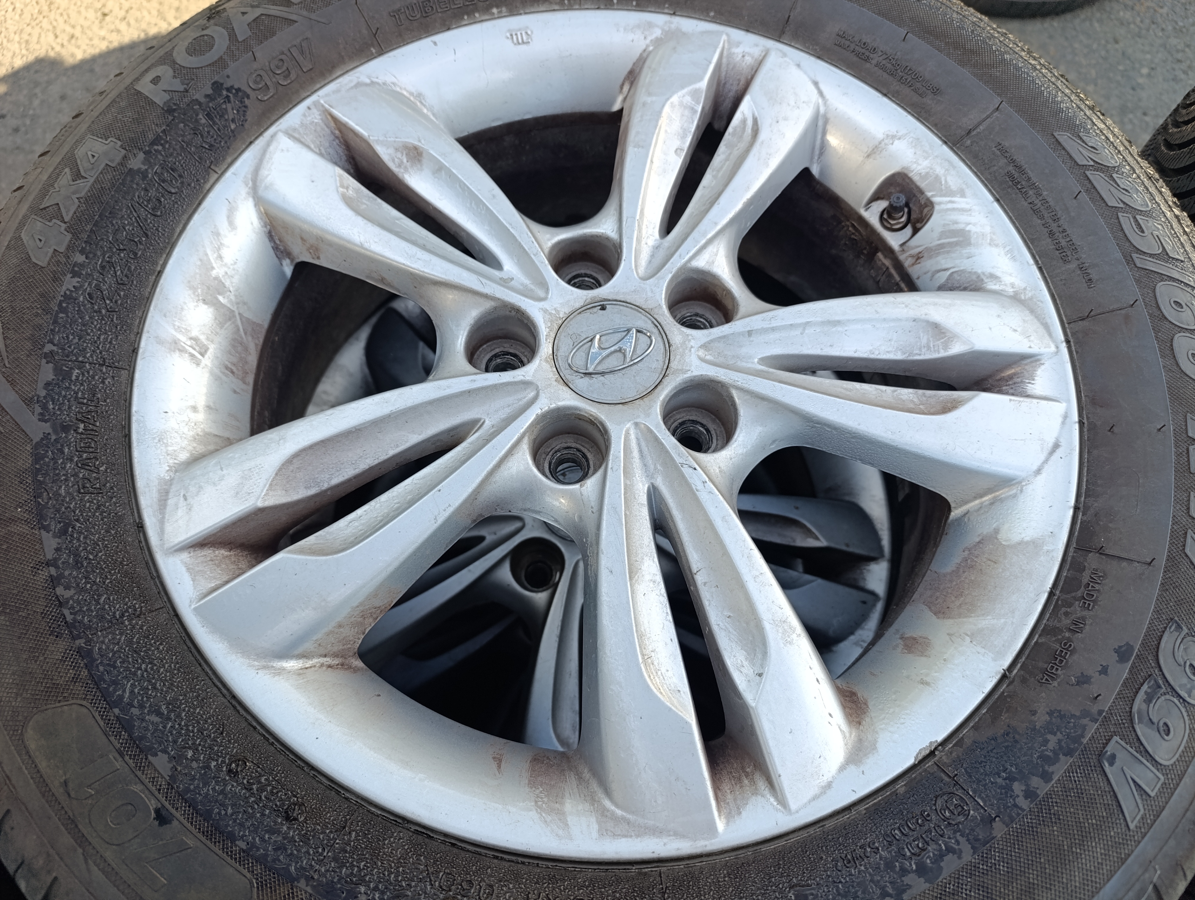 5x114,3 Hyundai Tucson 6,5Jx17 ET48 č. 52910-2S210 alu disky