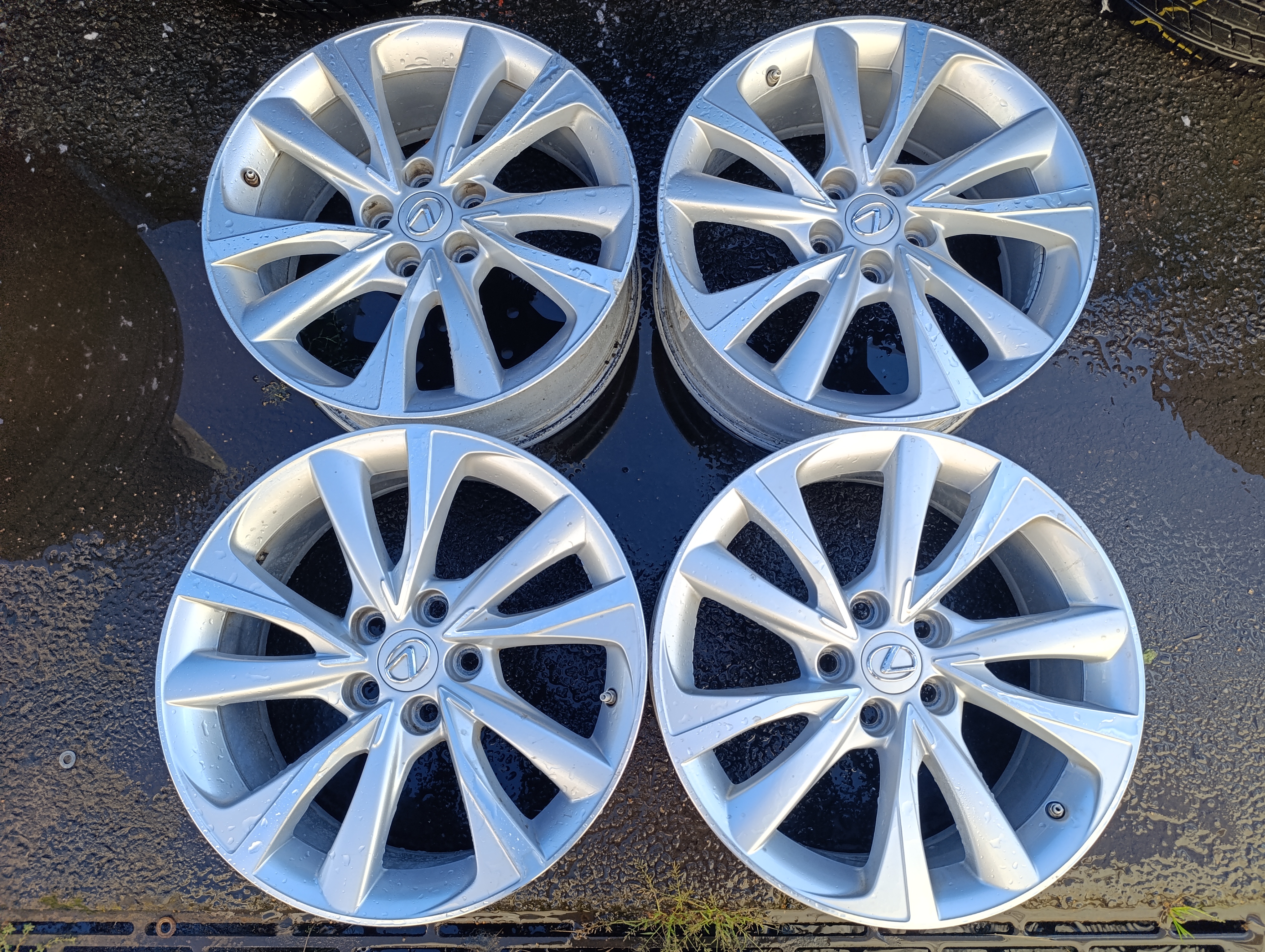5x114,3 Lexus NX 7,5Jx18 ET35 č. PZ406-X3670 alu disky