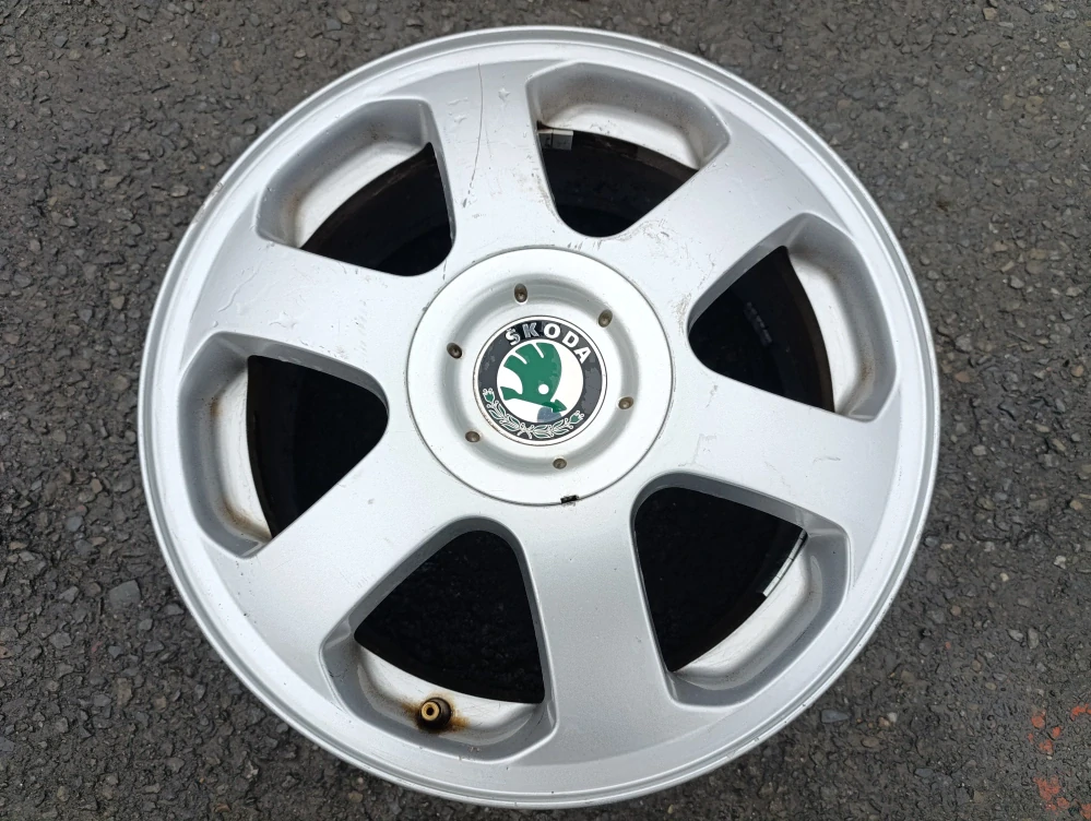 5x100 Škoda Octavia I  6,5Jx15 ET43 č. 1UO601025A alu disky