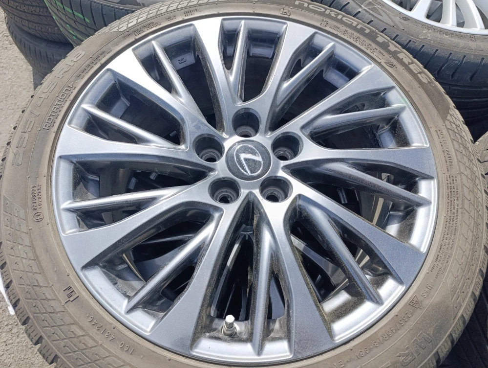 5x114,3 Lexus ES 8Jx18 ET45 alu disky