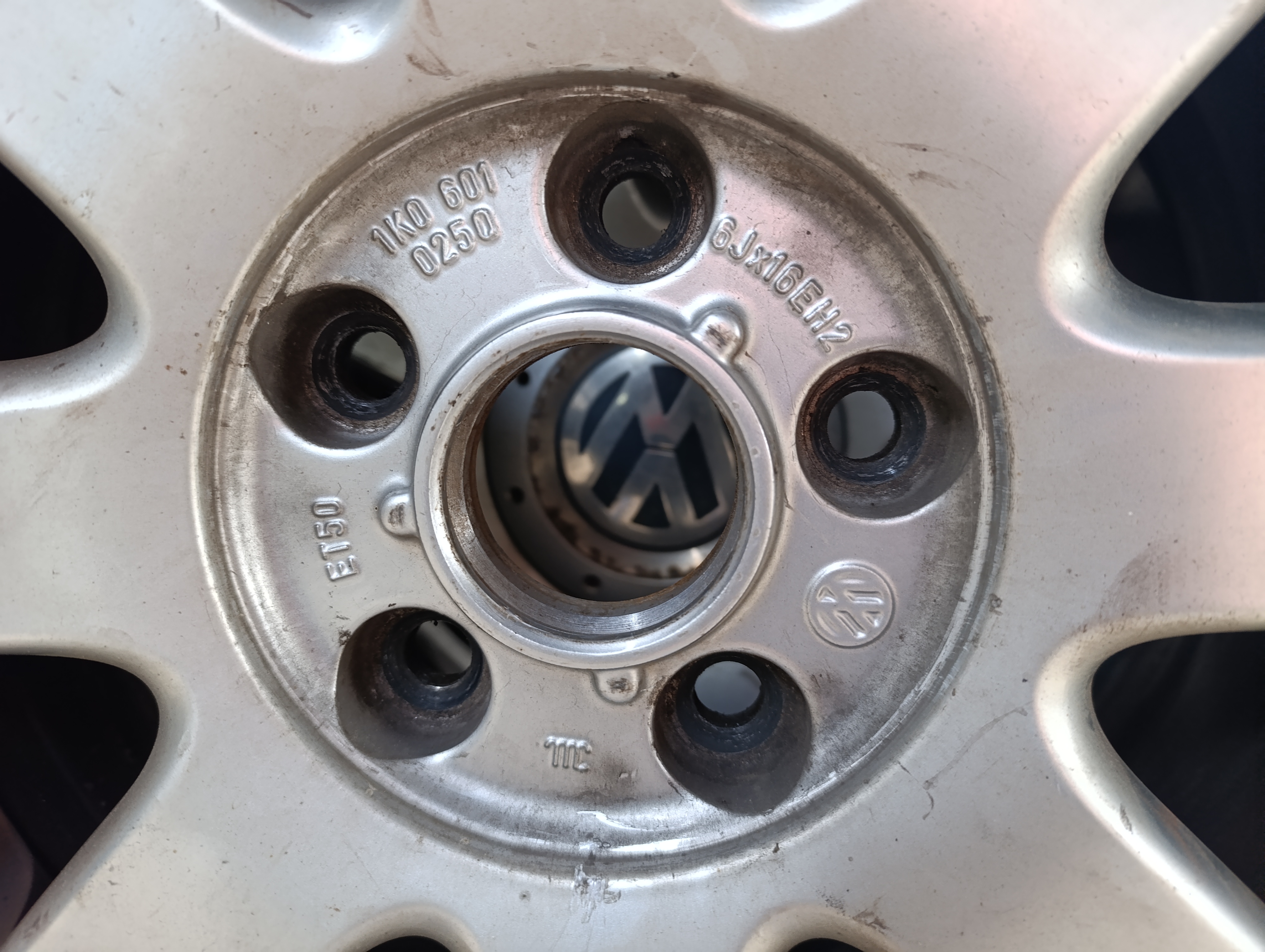 5x112 Volkswagen Golf 6Jx16 ET50 č.1K0601025Q alu disky