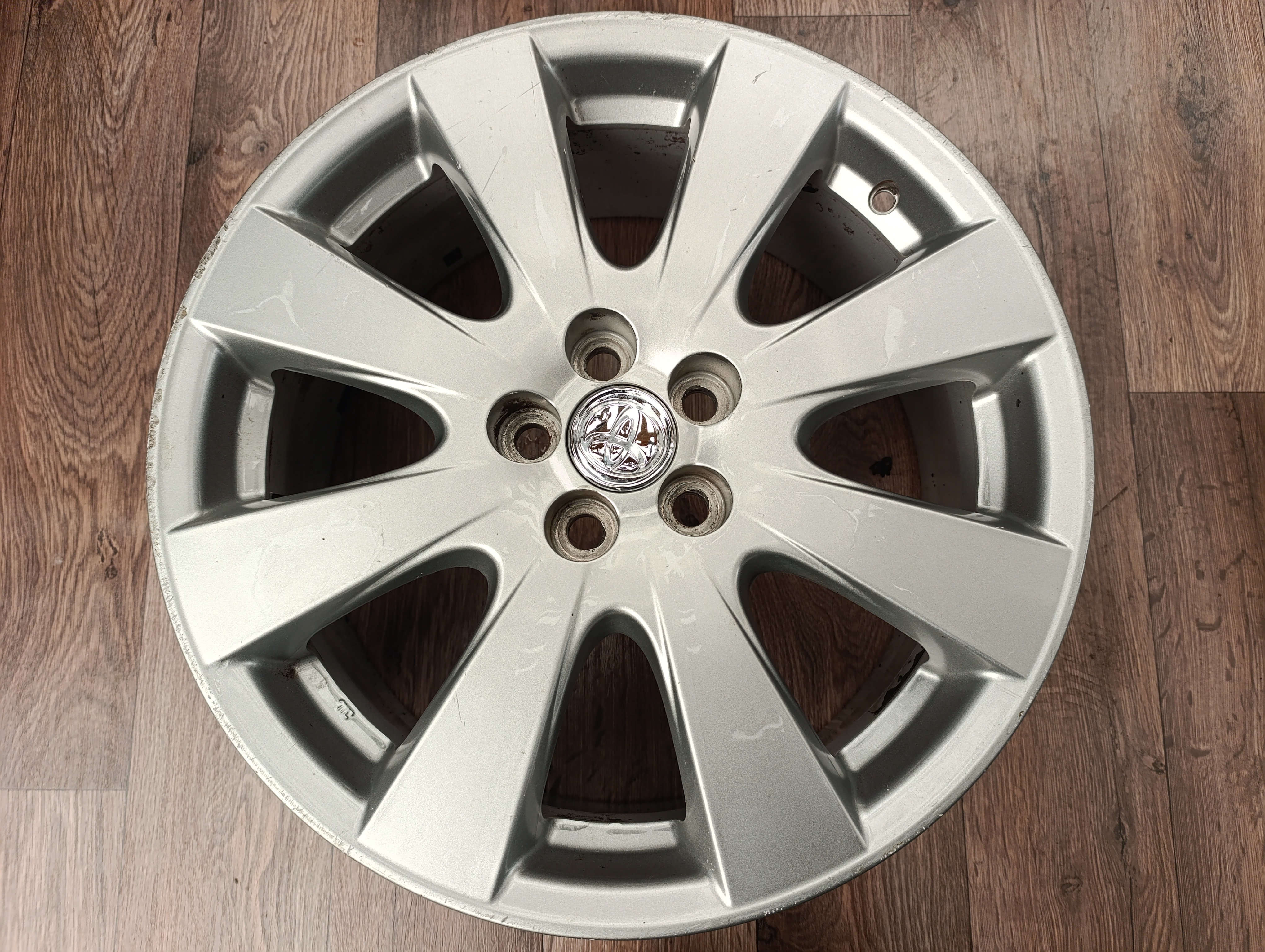 5x100 Toyota Avensis 7Jx17 ET45 č.42611-YY200 alu disky