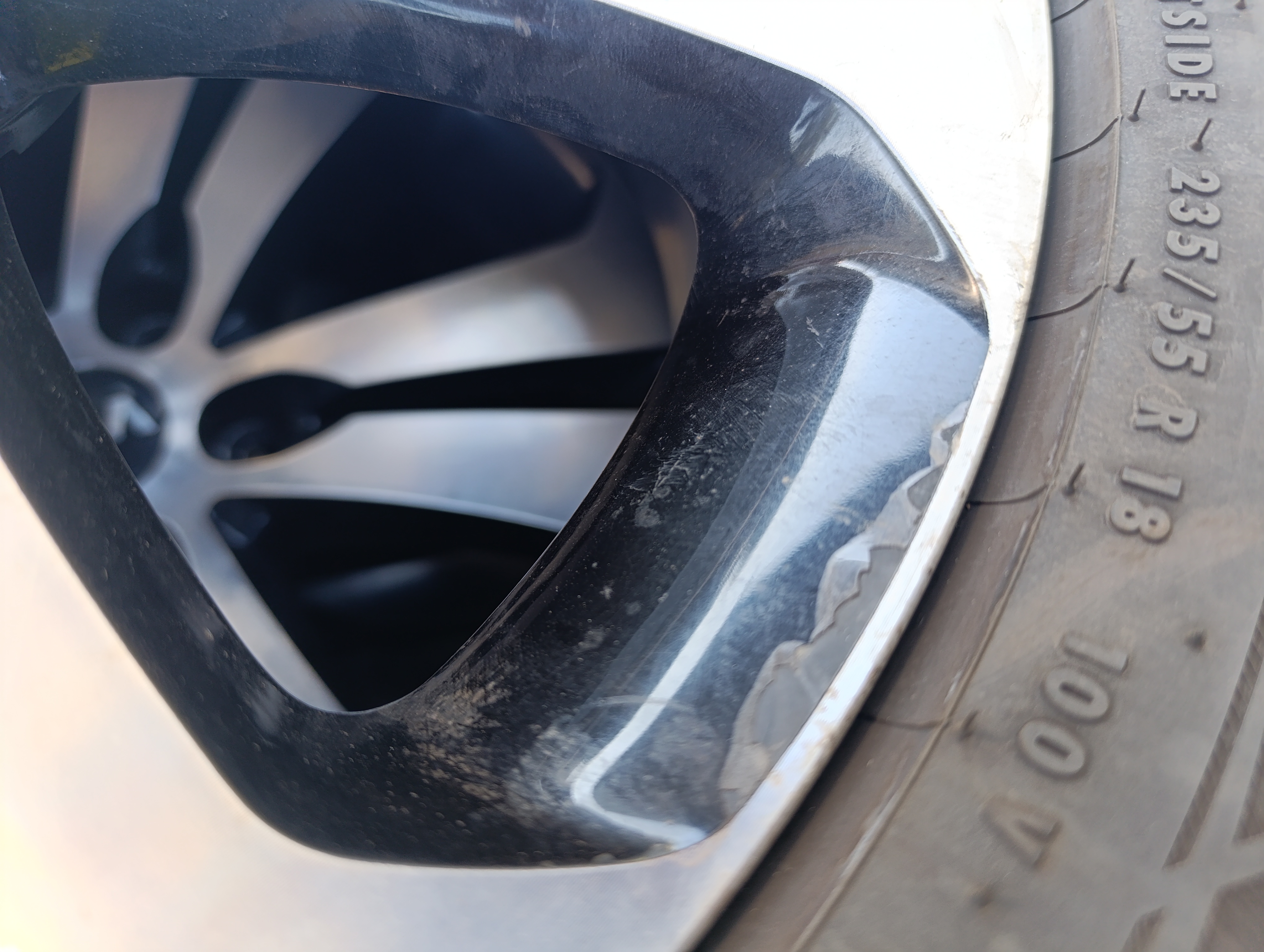 5x114,3 Kia Sportage 7Jx18 ET40,5 č.52910-3U300 alu disky