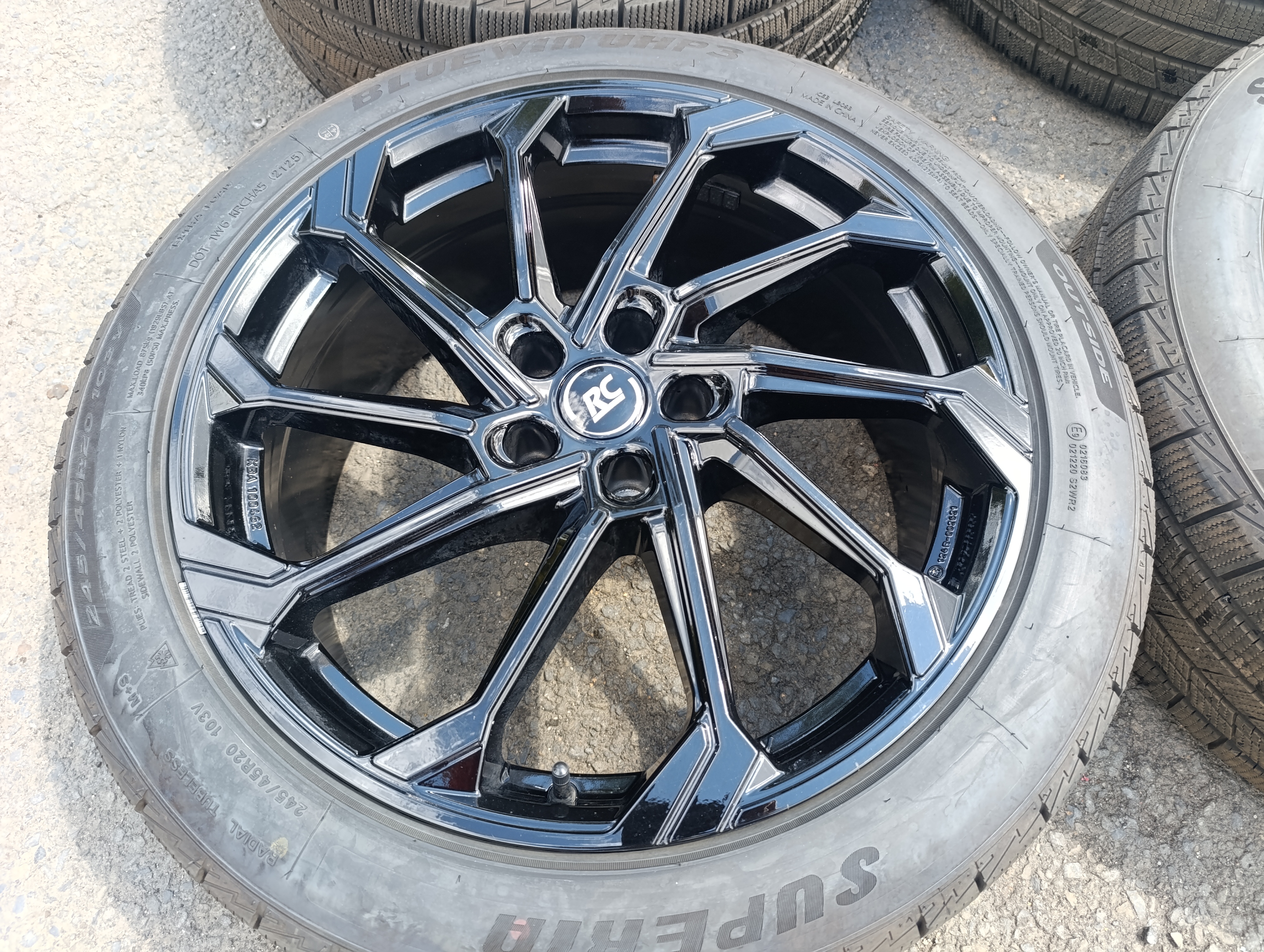 5x114,3 Brock 8,5Jx20 ET37 č.RC36-8520 alu disky