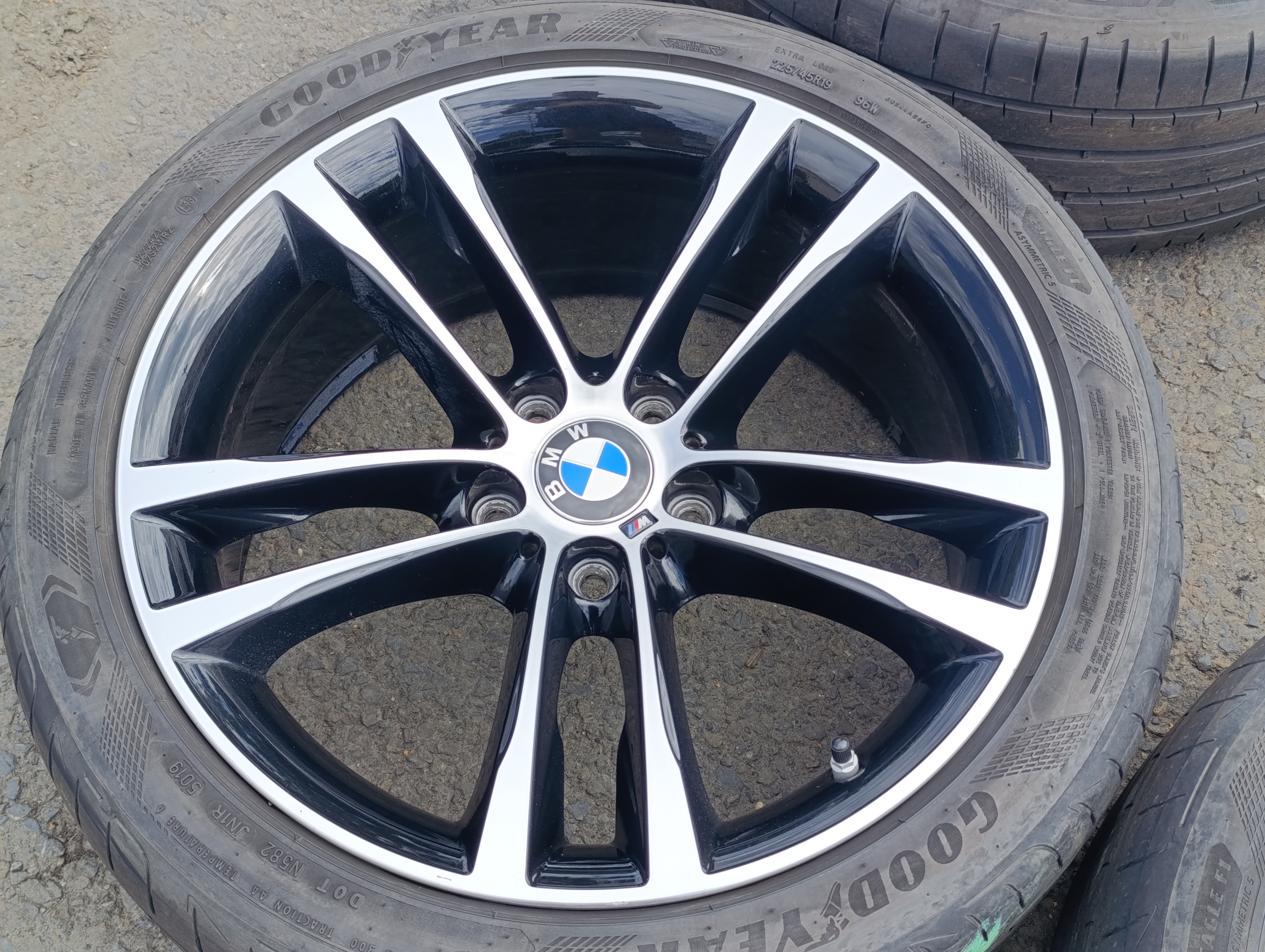 5x120 BMW F34 Mpaket 8Jx19 ET30 a 9Jx19 ET42 alu disky