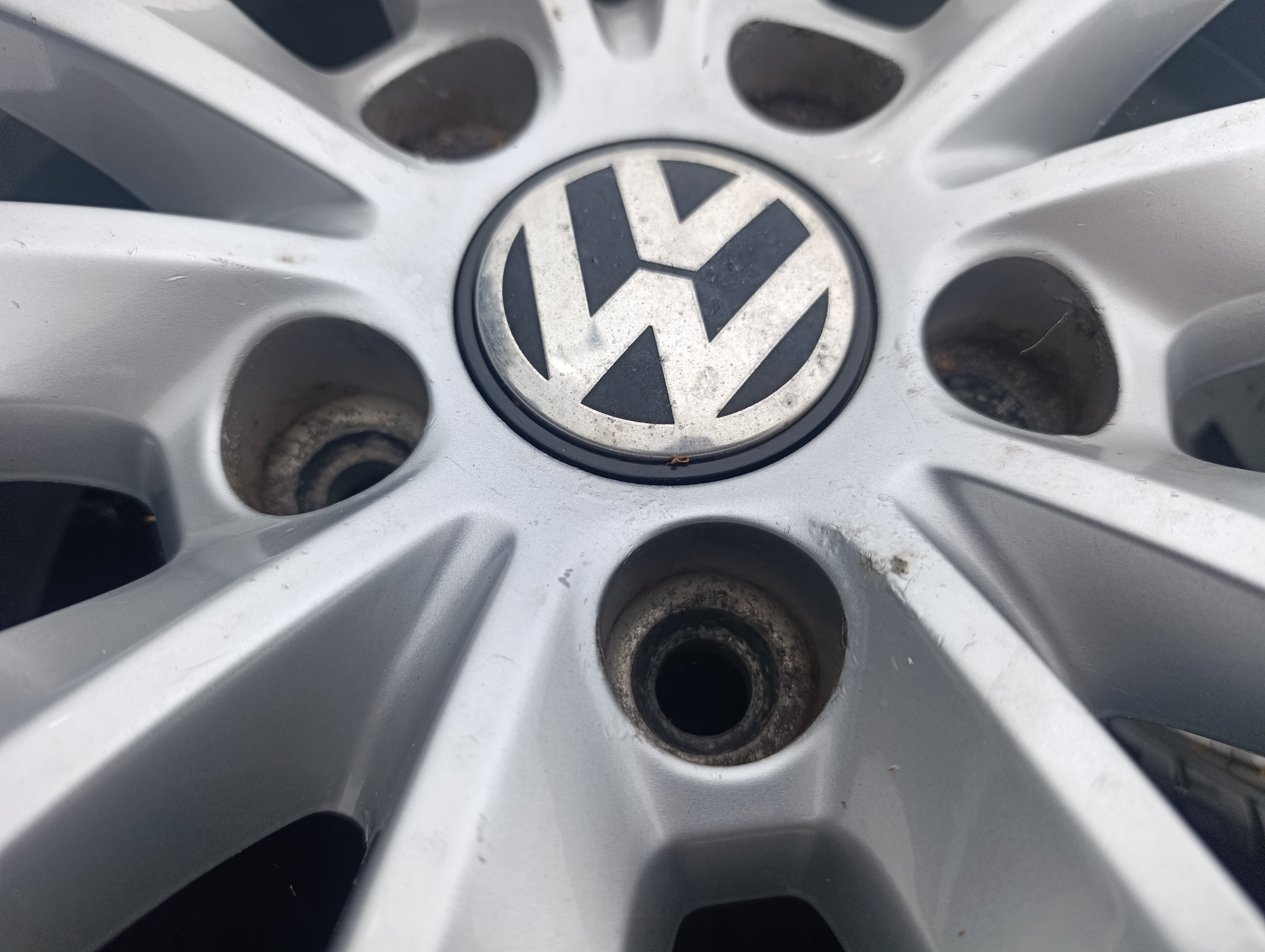 5x112 VW Passat 6,5Jx16 ET44 5C0601025T alu disky