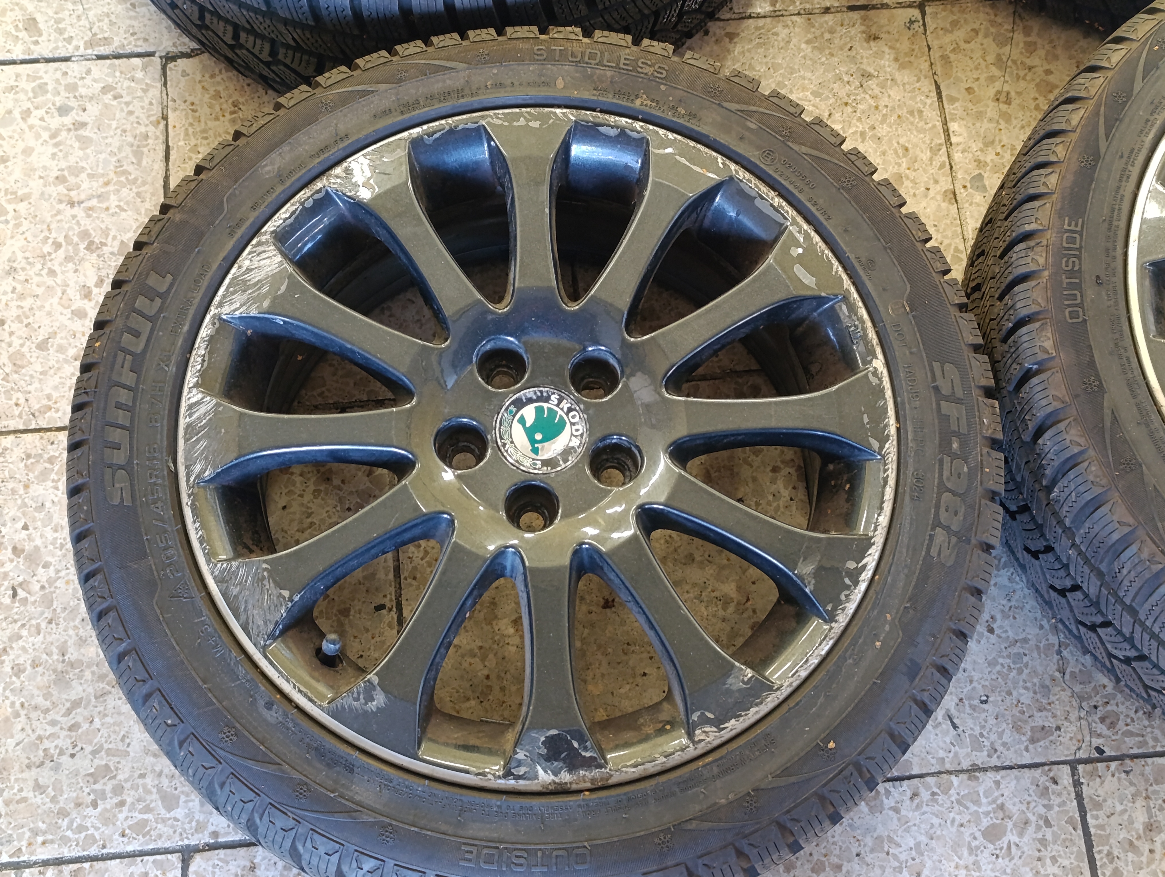 5x100 Fabia 6,5Jx16 ET43 zimní sada 205/45 R16