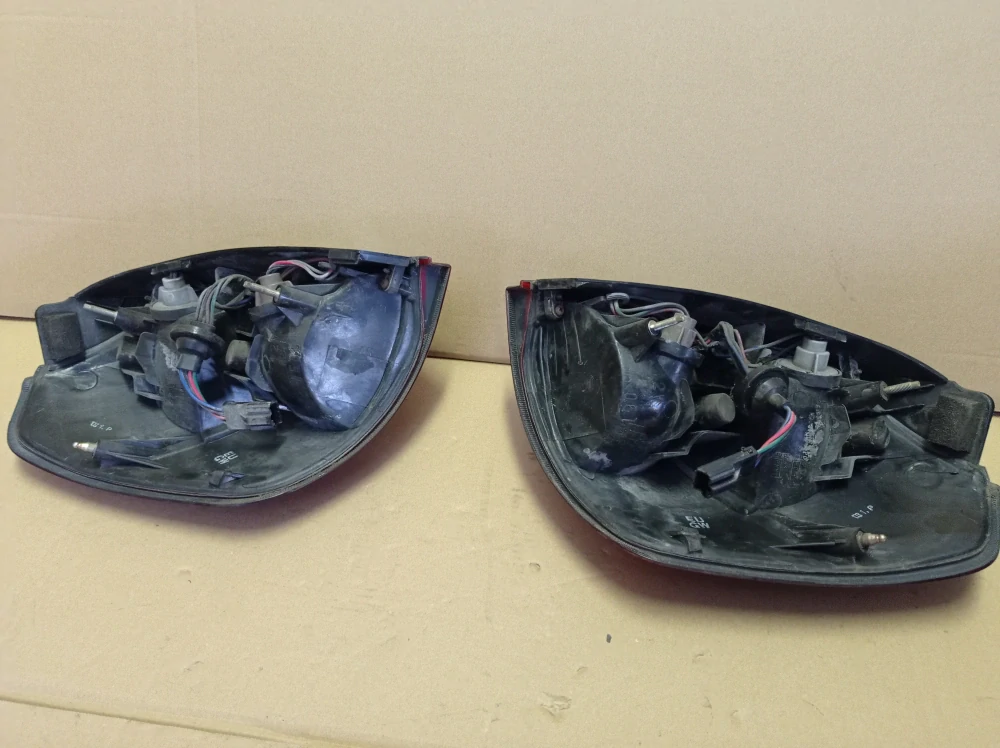 Subaru outback R.v. 2000-2003 zadní světla