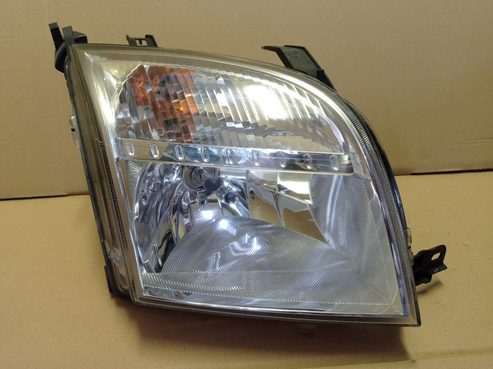 24689800 Ford Fusion pravé přední světlo