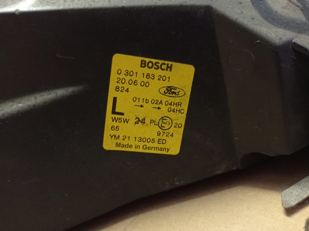 0301183201 Ford Galaxy 2000-2006 levé světlo