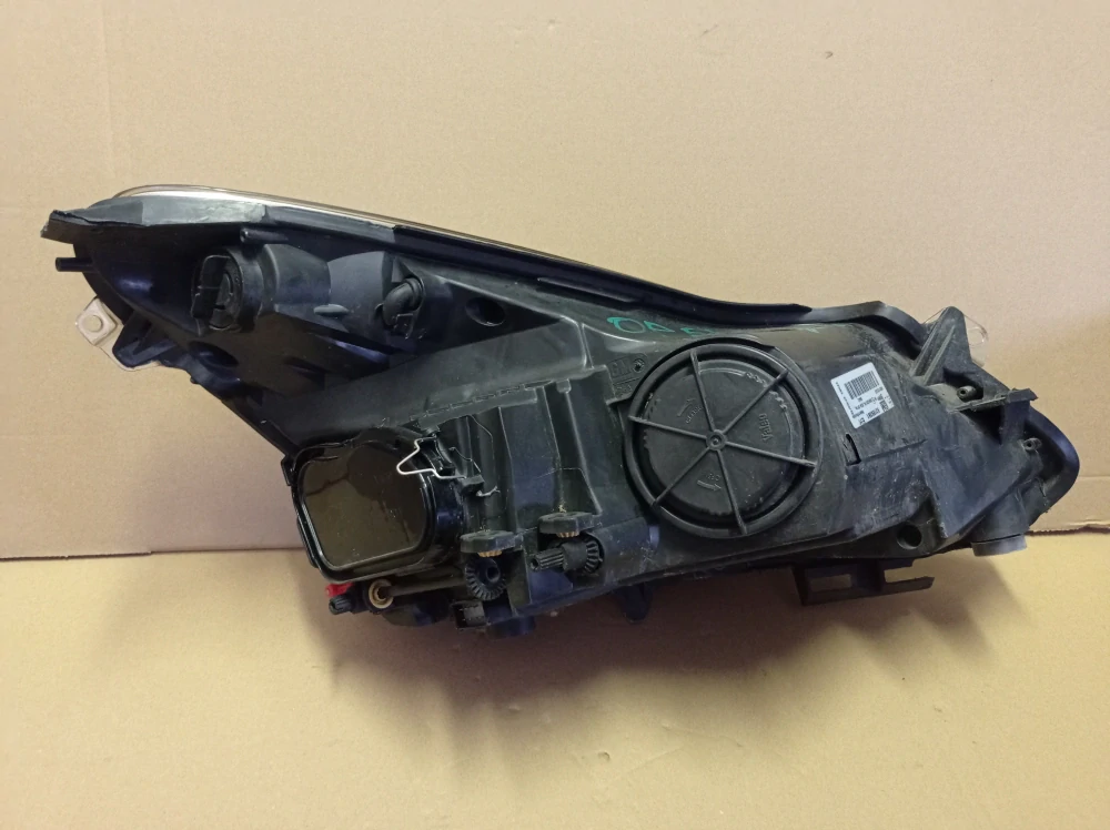 93189361 Opel Corsa D levé přední světlo