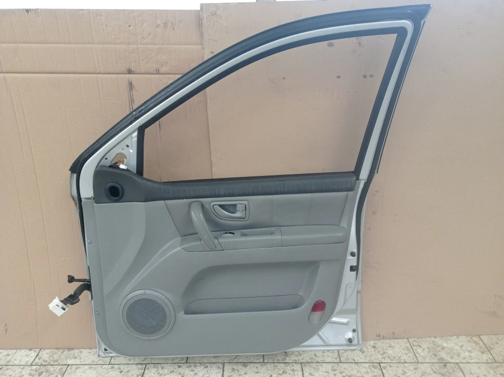 Kia Sorento pravé přední dveře 