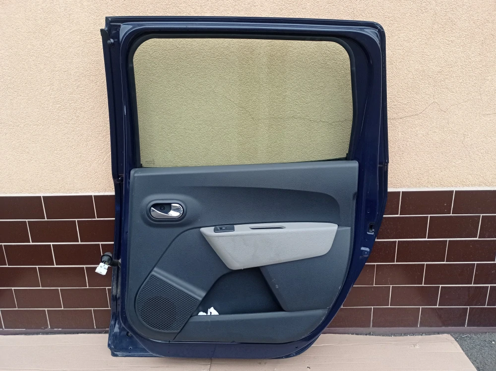 Dacia Lodgy zadní pravé dveře