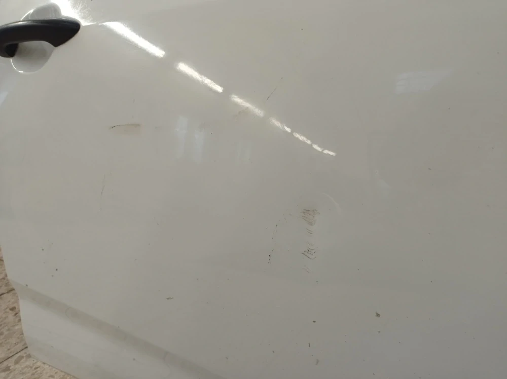 Kia Venga pravé přední dveře