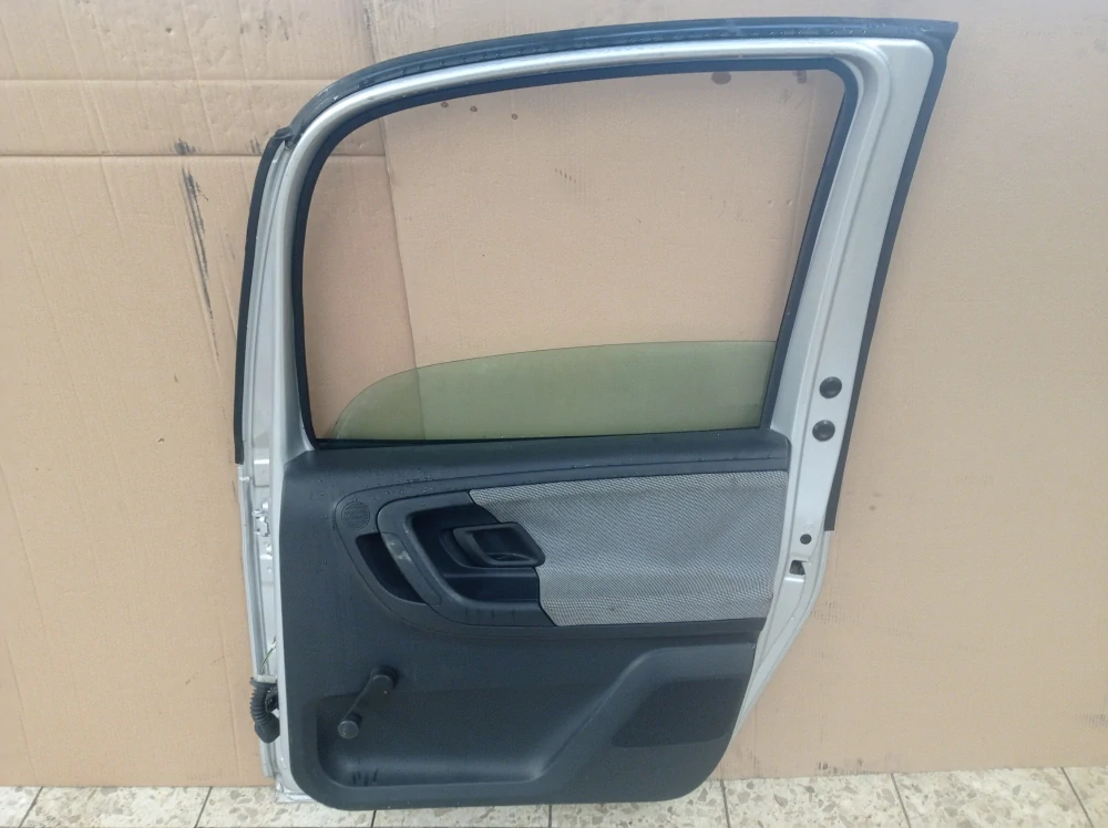 Škoda Roomster pravé zadní dveře