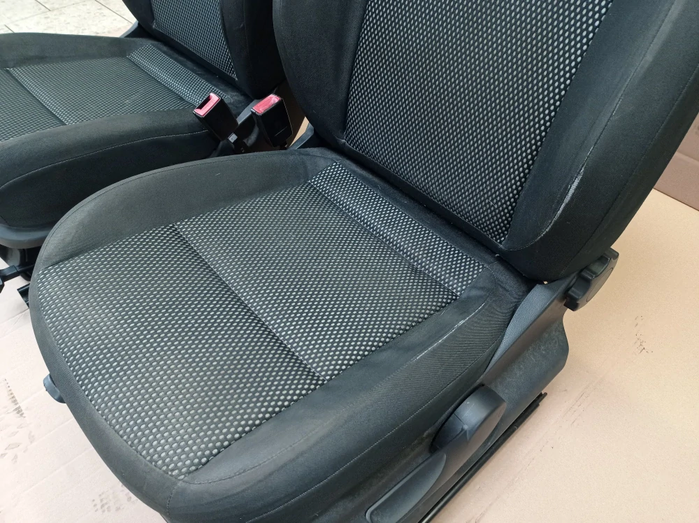 Škoda Roomster přední sedadla