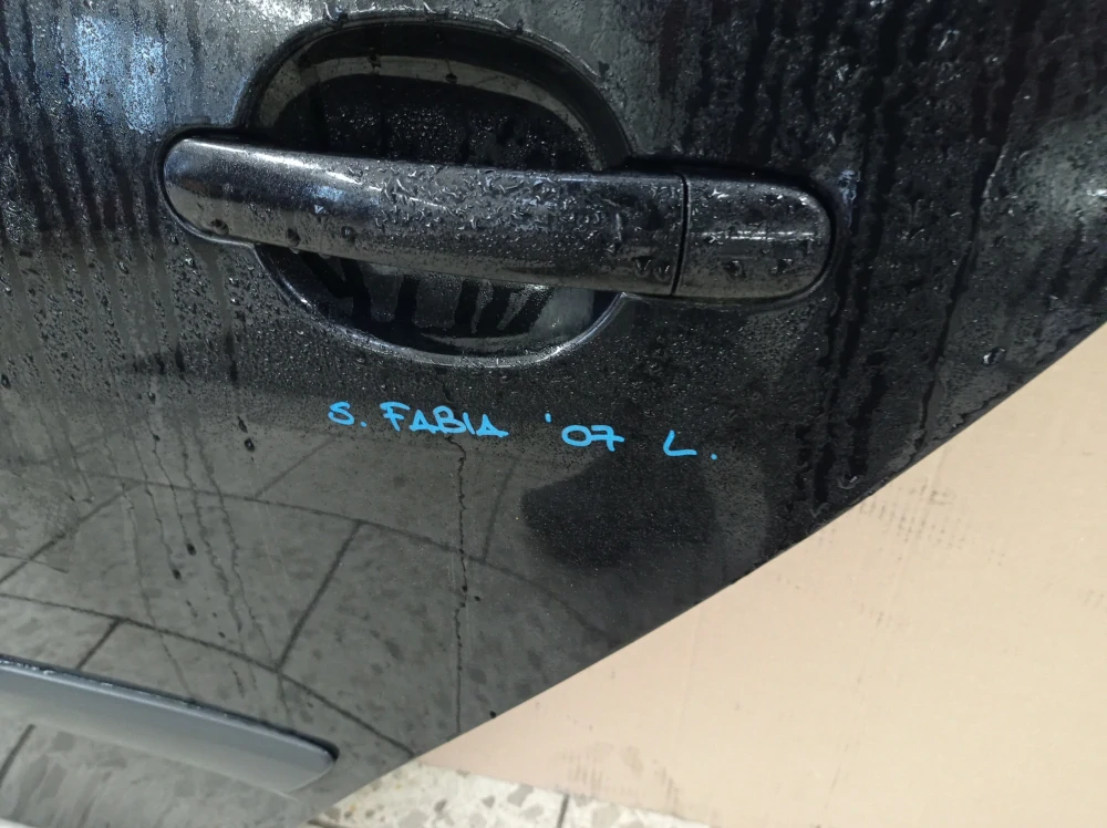 Škoda Fabia levé zadní dveře