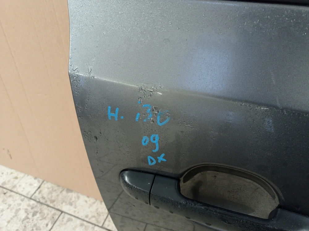 Hyundai i30 sw pravé přední dveře