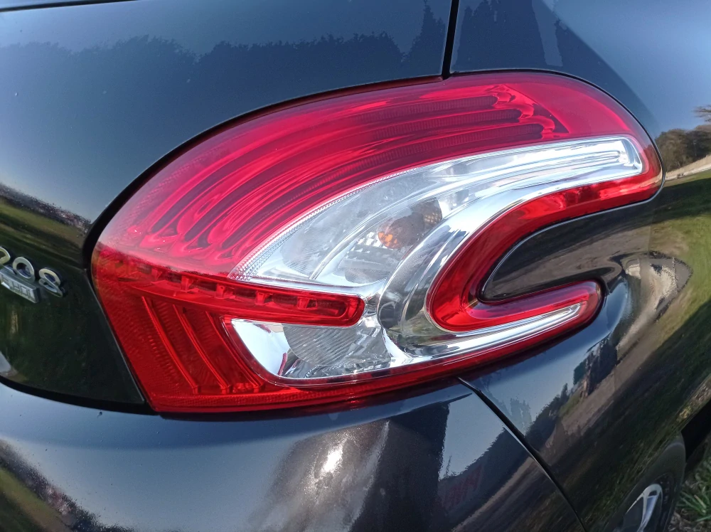 Peugeot 208 1.6HDi 16V 92 náhradní díly