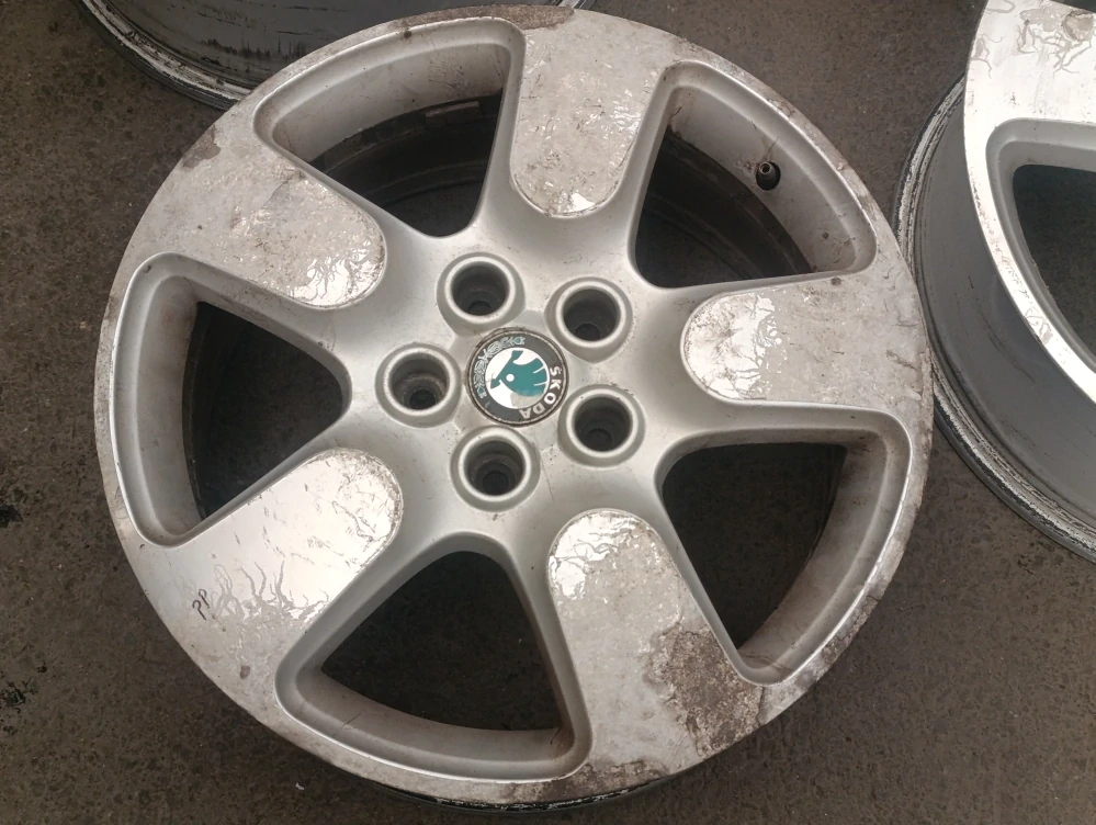 5x112 Škoda Octavia Scout 7Jx17 ET50 1Z0601025N alu disky