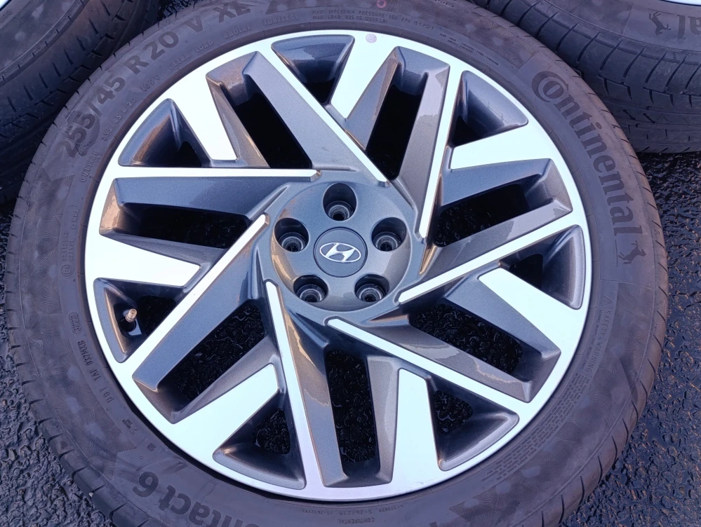 5x114,3 Hyundai Santa Fe 8,5Jx20 č. 52910-S1870 alu disky