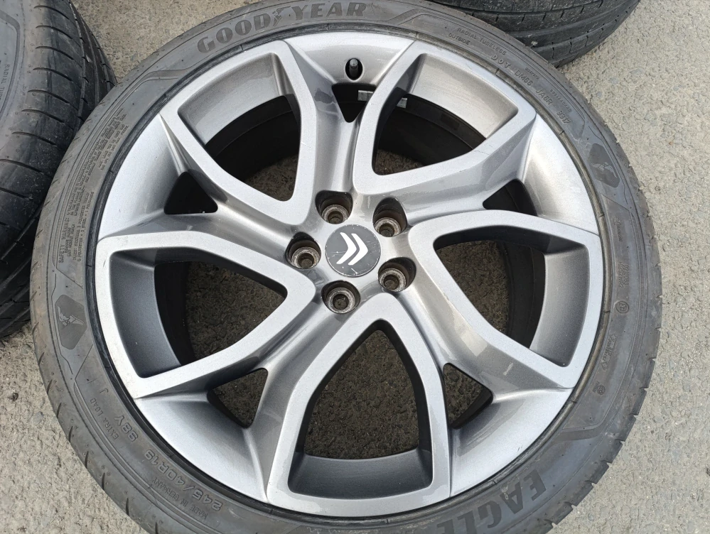 5x108 Citroen C5 8Jx19 ET33 alu disky