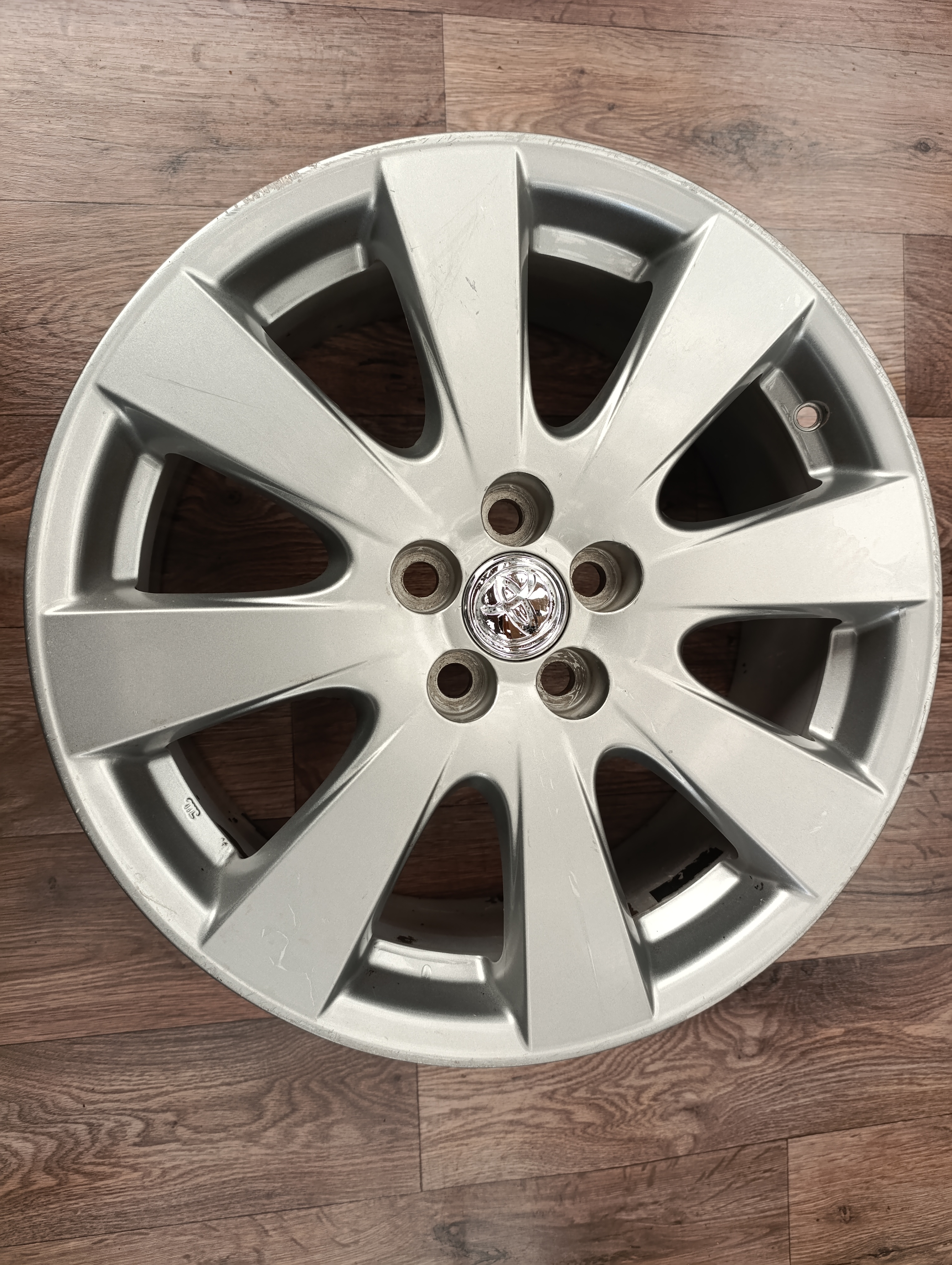 5x100 Toyota Avensis 7Jx17 ET45 č.42611-YY200 alu disky
