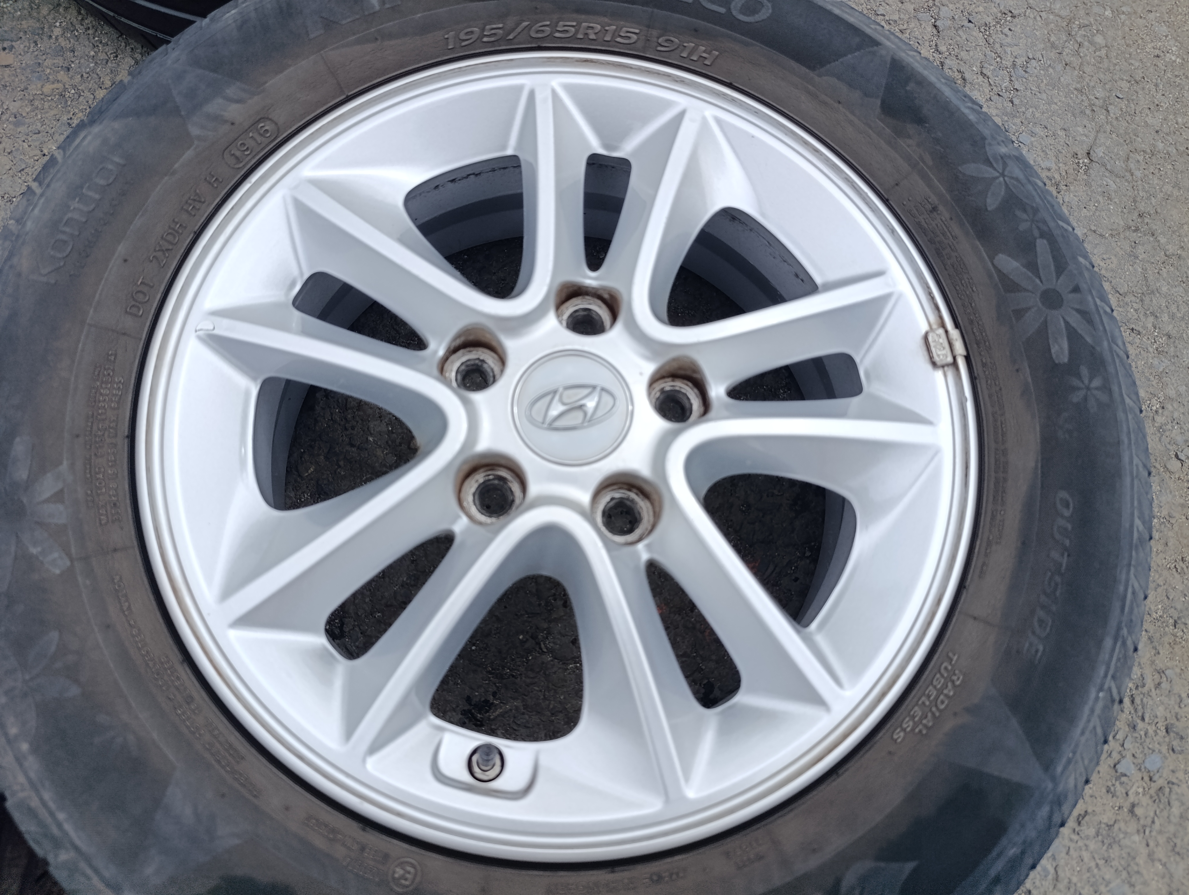 5x114,3 Hyundai 6Jx15 ET43 č. 52910-A6170 alu disky