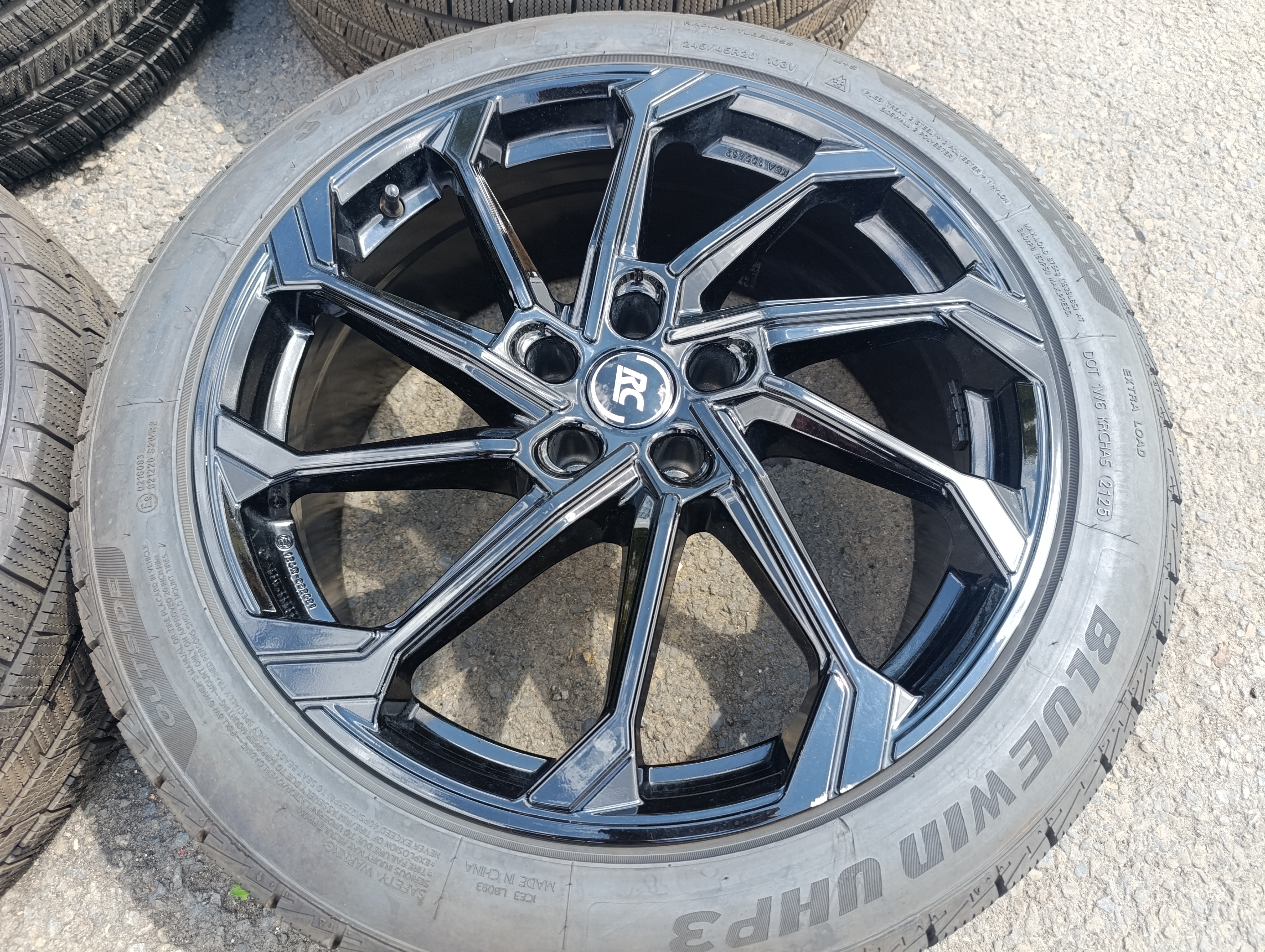 5x114,3 Brock 8,5Jx20 ET37 č.RC36-8520 alu disky