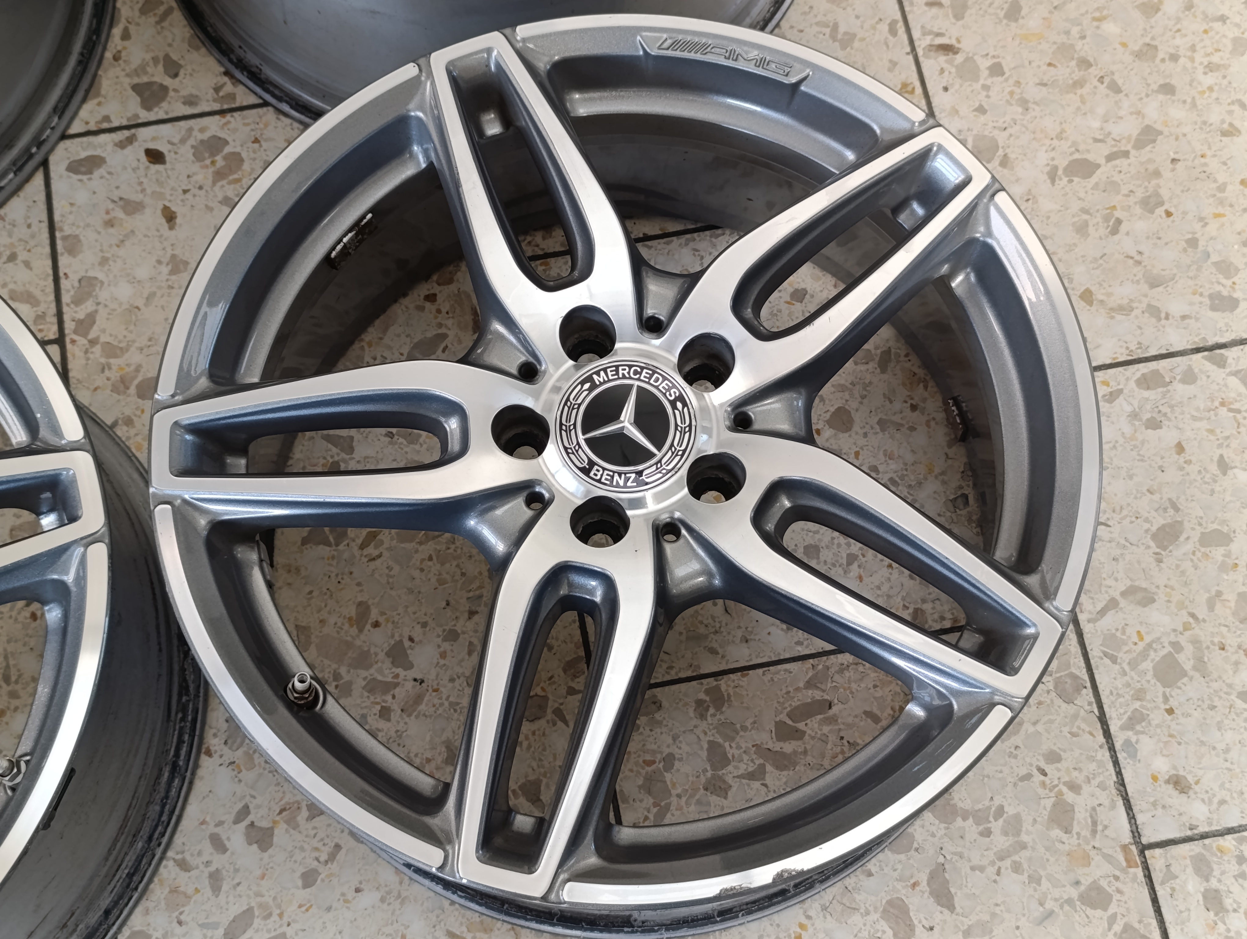 5x112 Mercedes AMG 7,5Jx18 ET52 č. A1764010700 alu disky
