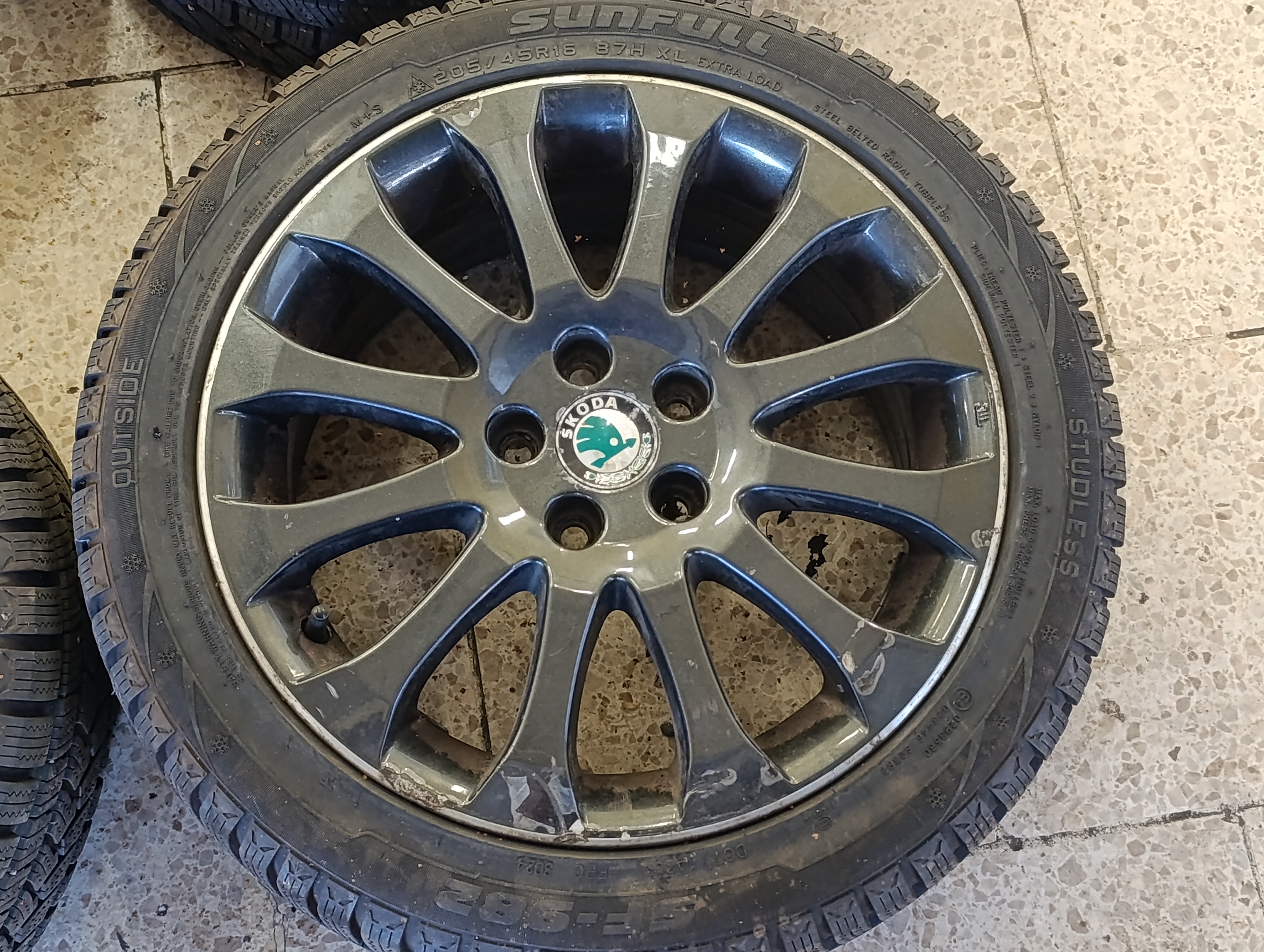 5x100 Fabia 6,5Jx16 ET43 zimní sada 205/45 R16