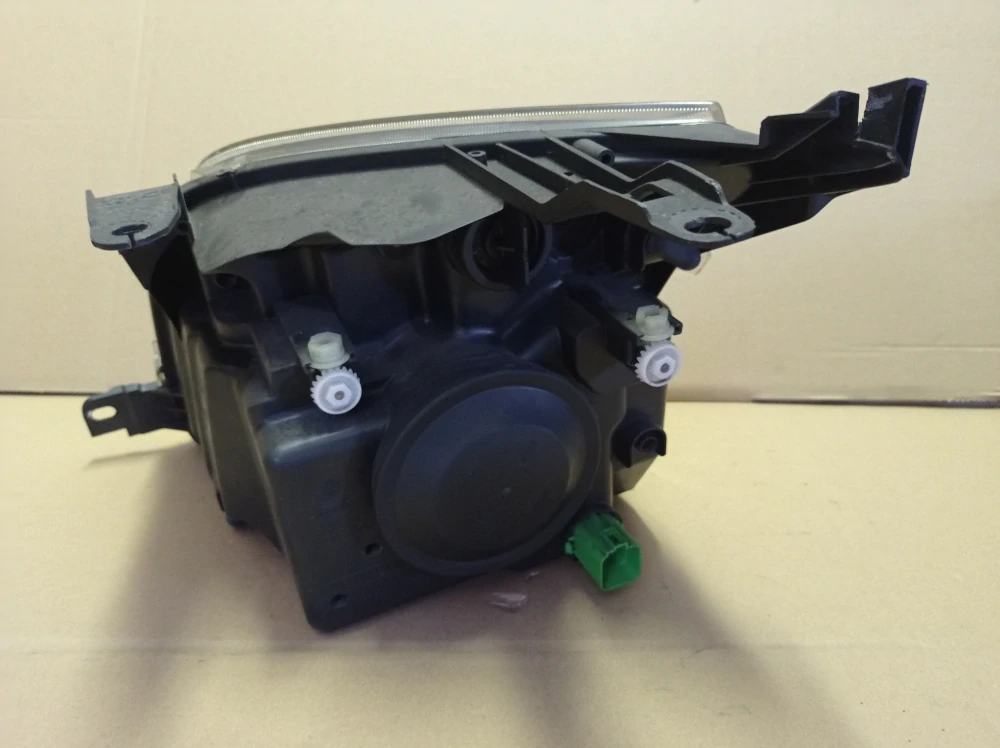 24689800 Ford Fusion pravé přední světlo