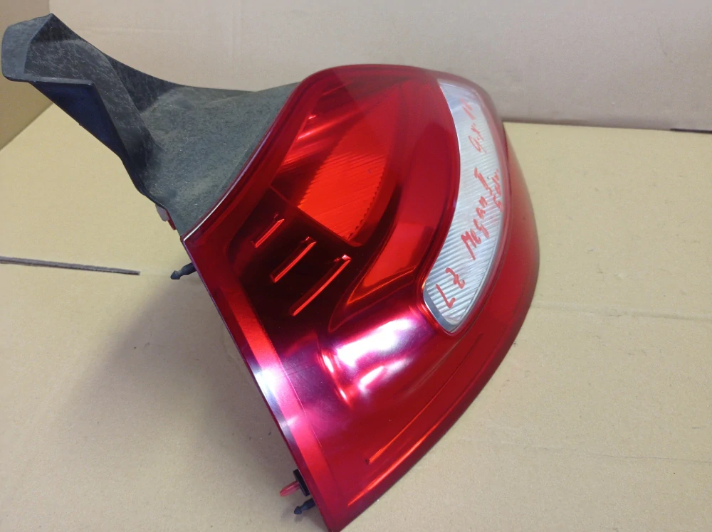 8200413214 8200413216 Renault Megane světlo