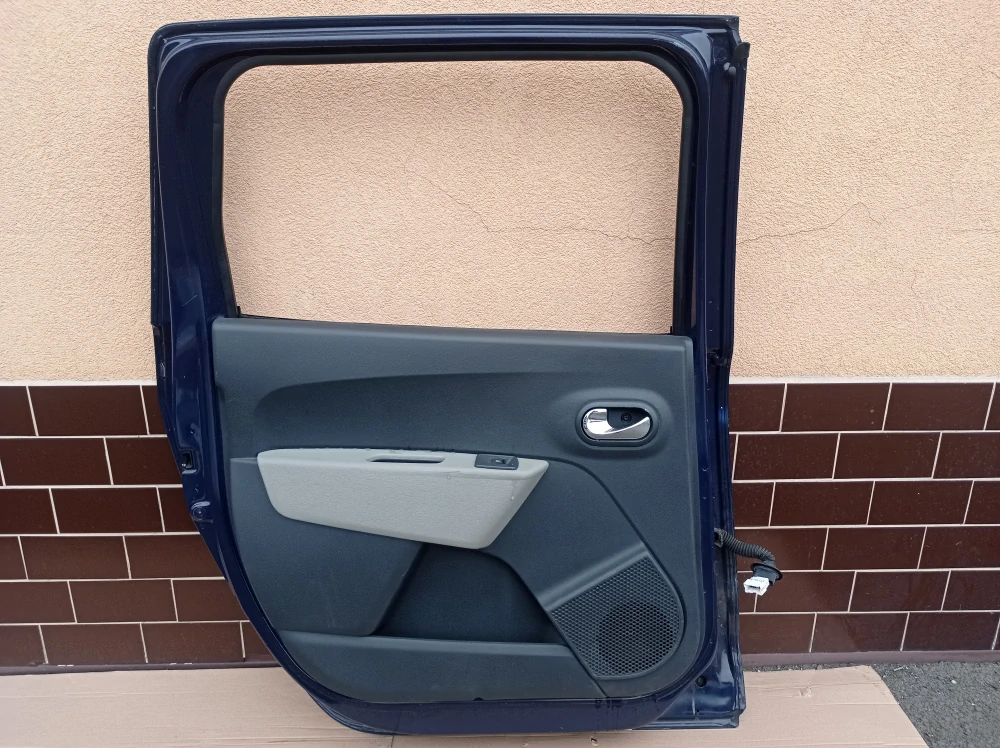 Dacia Lodgy zadní levé dveře