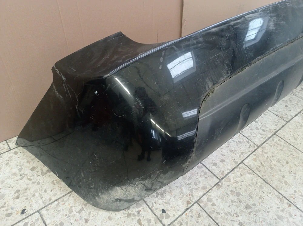 Kia Carens zadní nárazník