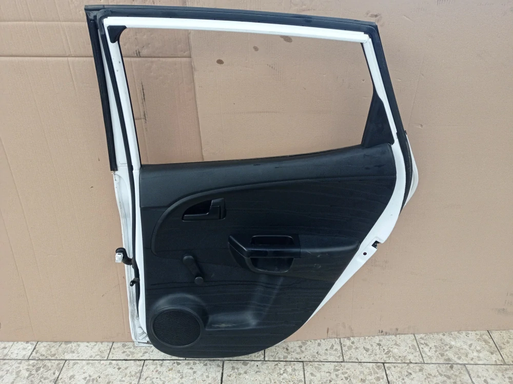 Kia Venga pravé zadní dveře