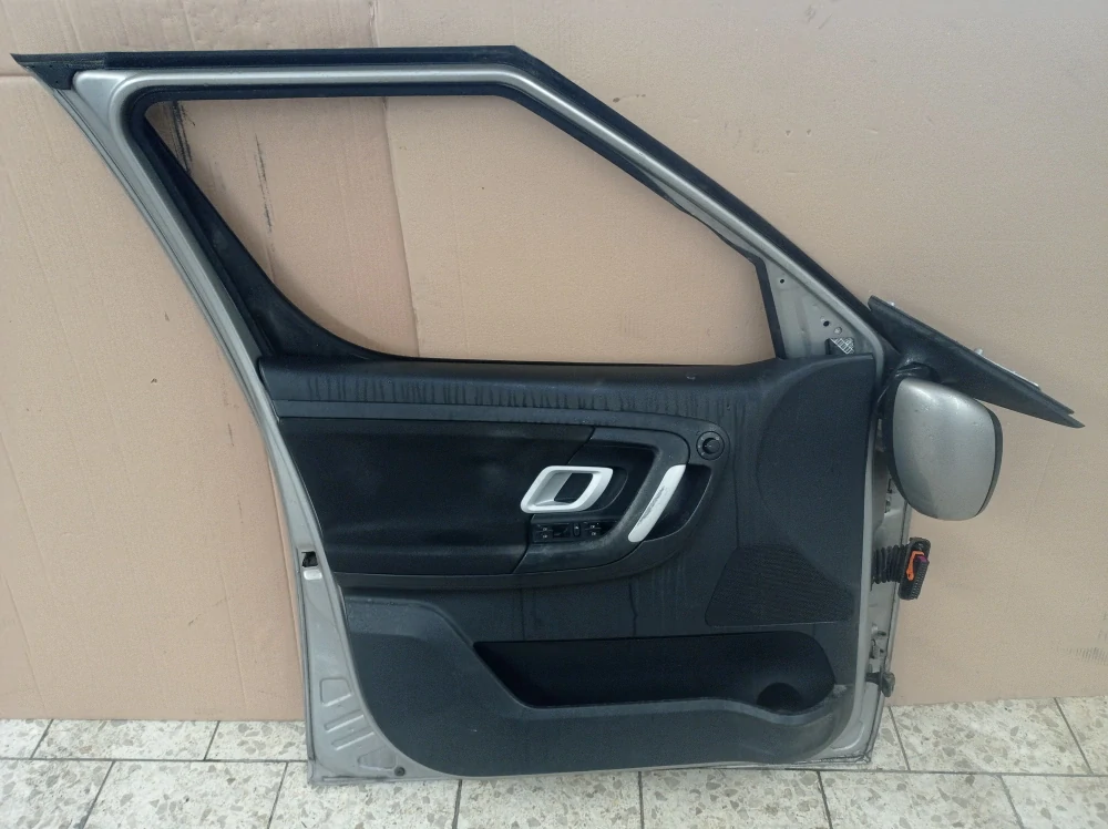 Škoda Roomster levé přední dveře