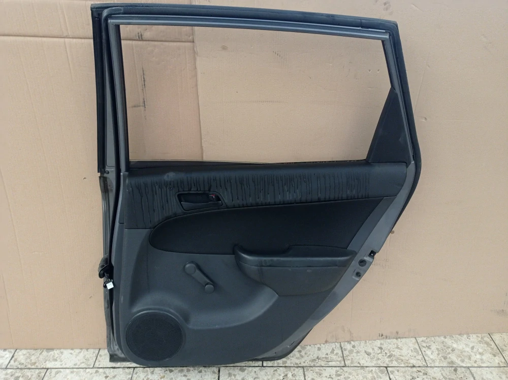 Hyundai i30 sw pravé zadní dveře