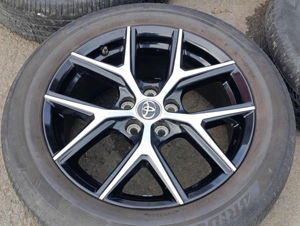 5x114,3 Toyota RAV4 7,5Jx18 ET45 alu disky