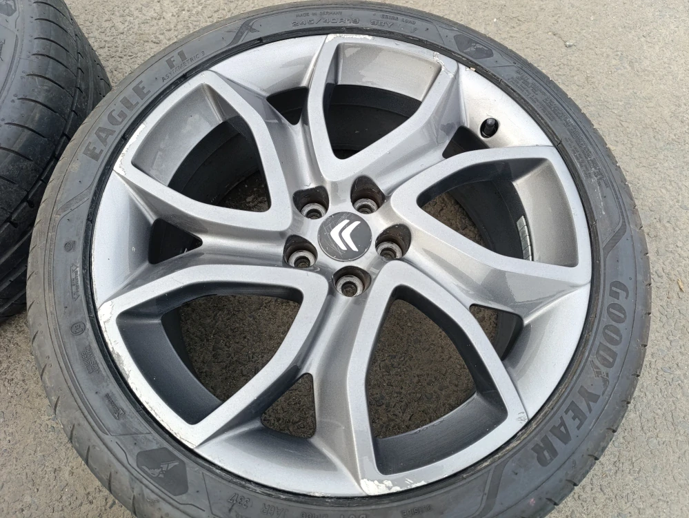 5x108 Citroen C5 8Jx19 ET33 alu disky