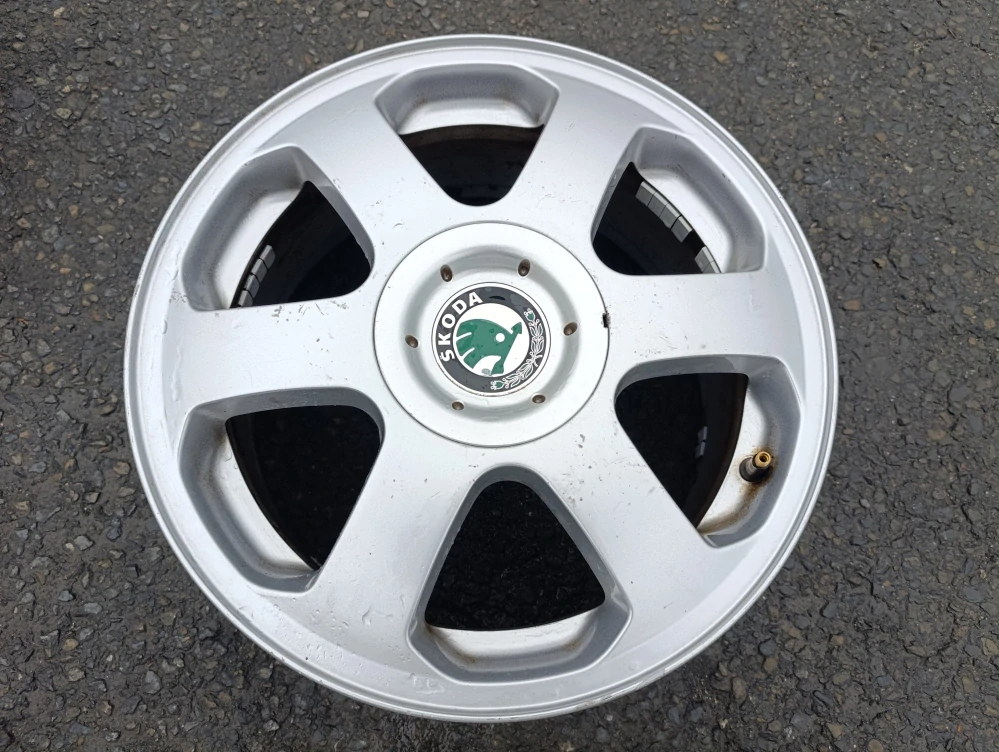 5x100 Škoda Octavia I  6,5Jx15 ET43 č. 1UO601025A alu disky
