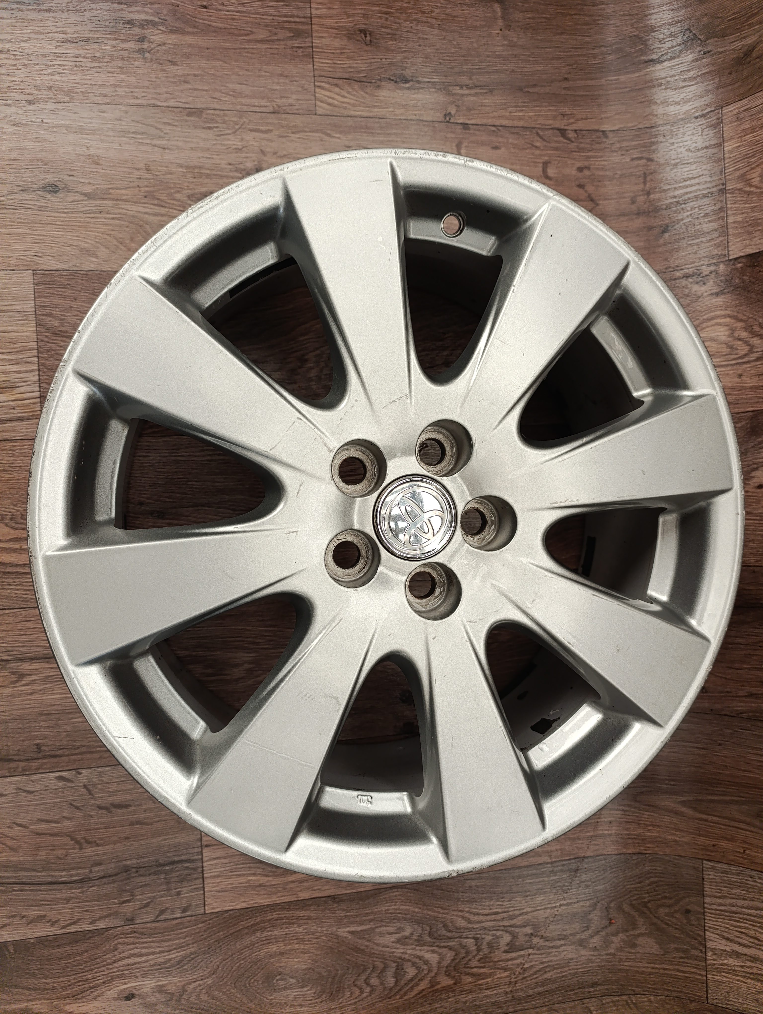 5x100 Toyota Avensis 7Jx17 ET45 č.42611-YY200 alu disky