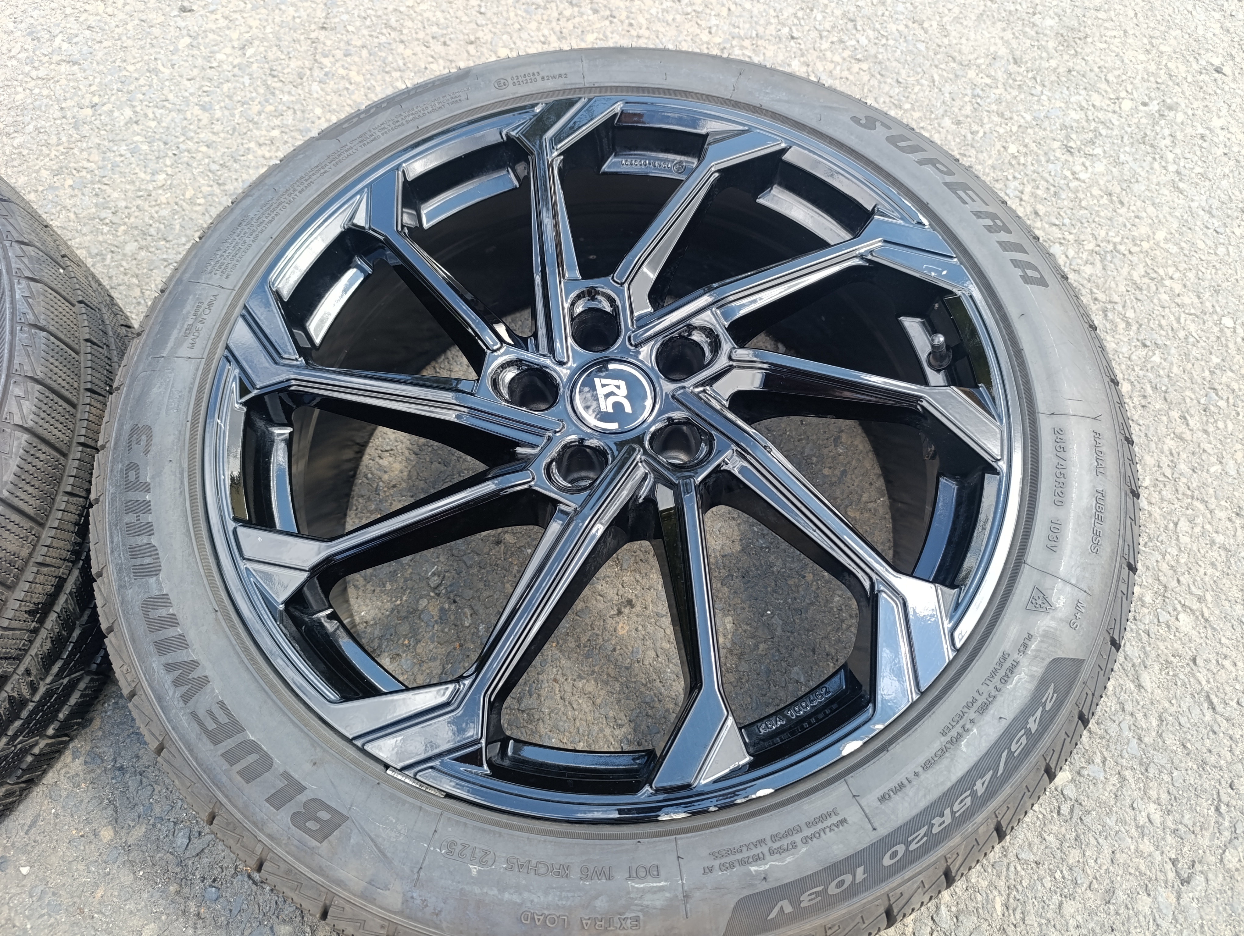 5x114,3 Brock 8,5Jx20 ET37 č.RC36-8520 alu disky
